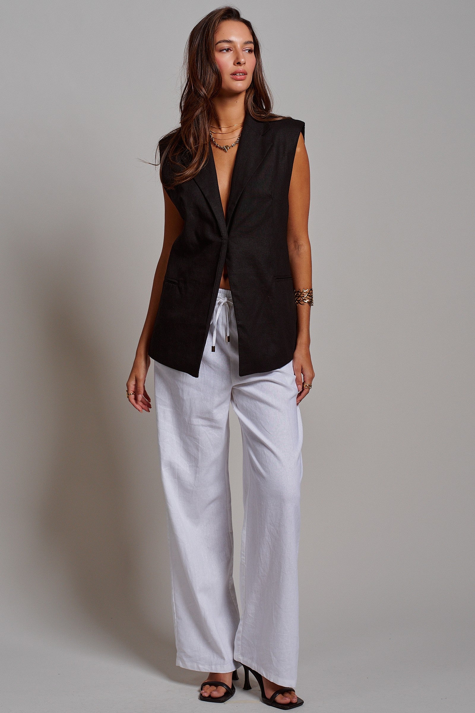 Linen Sleeveless Tailored Vest With Notched Lapel in Black - Women's Fashion | Urban Daizy