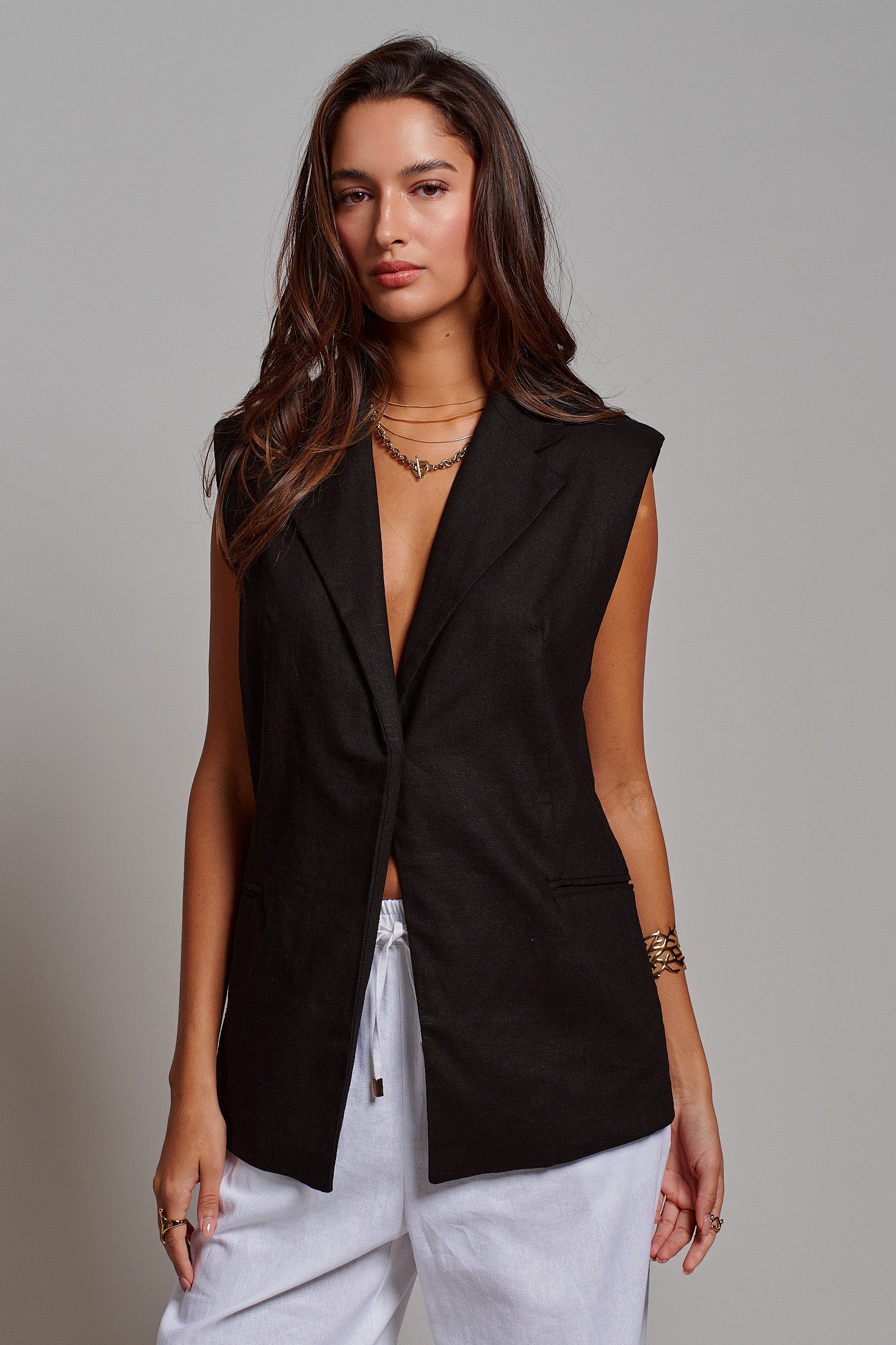 Linen Sleeveless Tailored Vest With Notched Lapel in Black - Women's Fashion | Urban Daizy