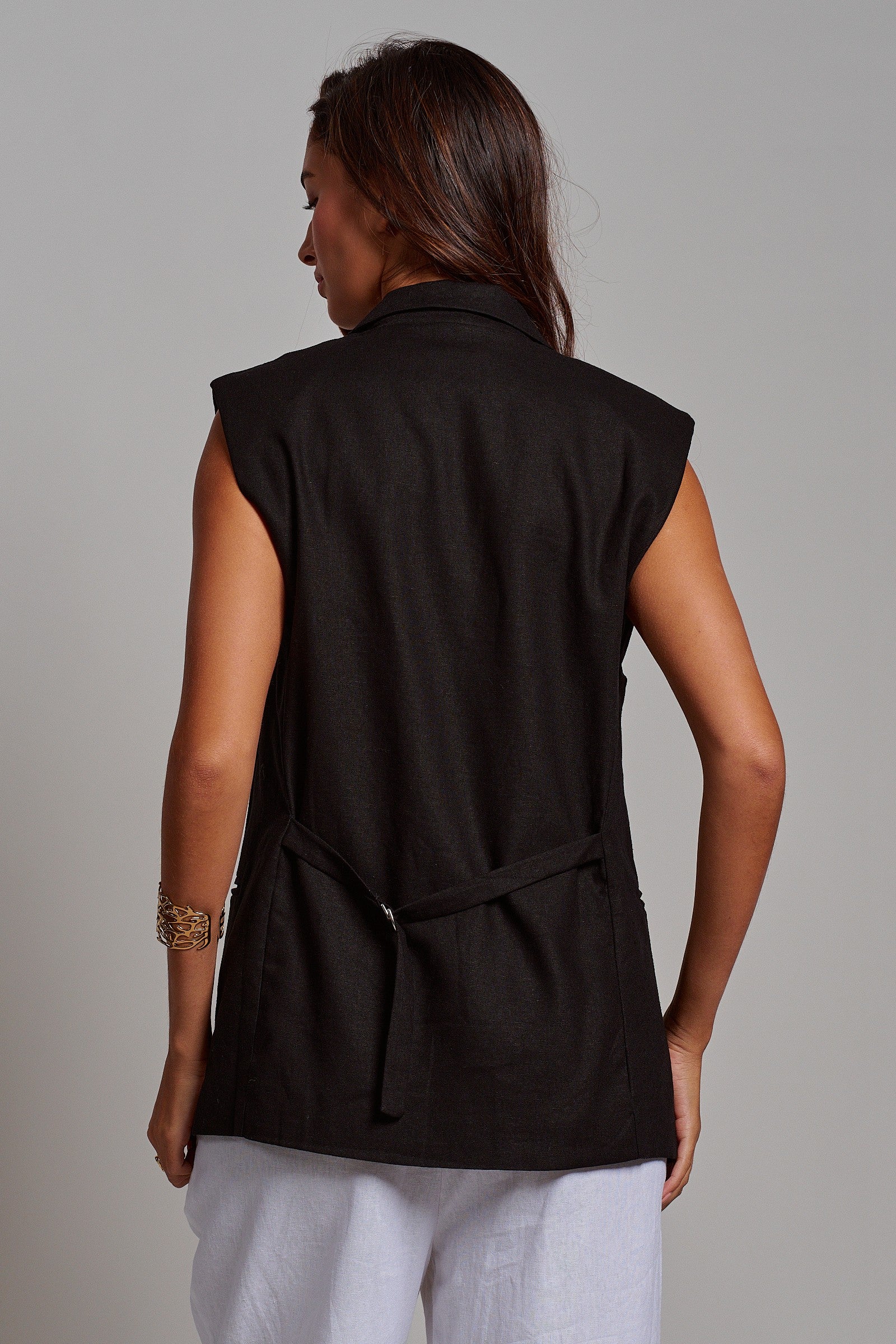 Linen Sleeveless Tailored Vest With Notched Lapel in Black - Women's Fashion | Urban Daizy