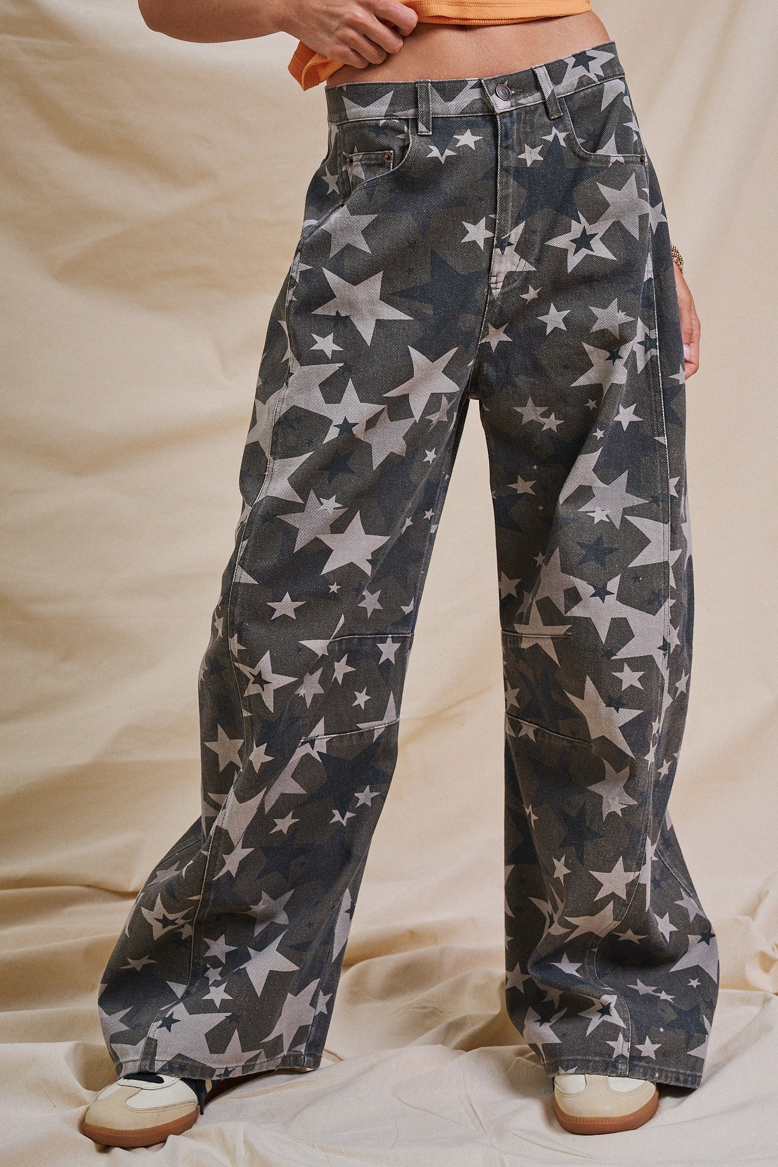 Statement Star Print Wide Leg Pants in Print - Women's Pants | Urban Daizy