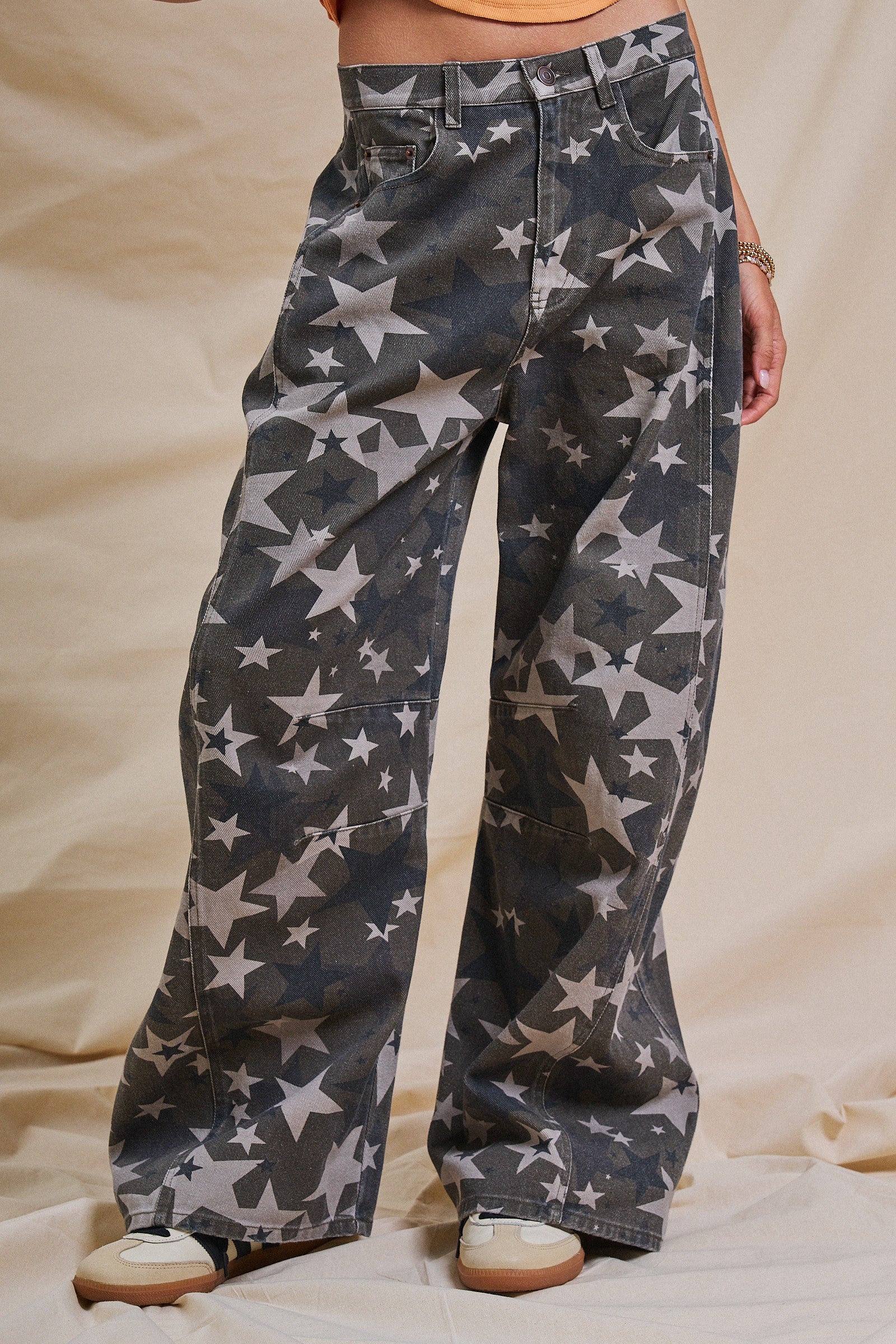 Statement Star Print Wide Leg Pants in Print - Women's Pants | Urban Daizy