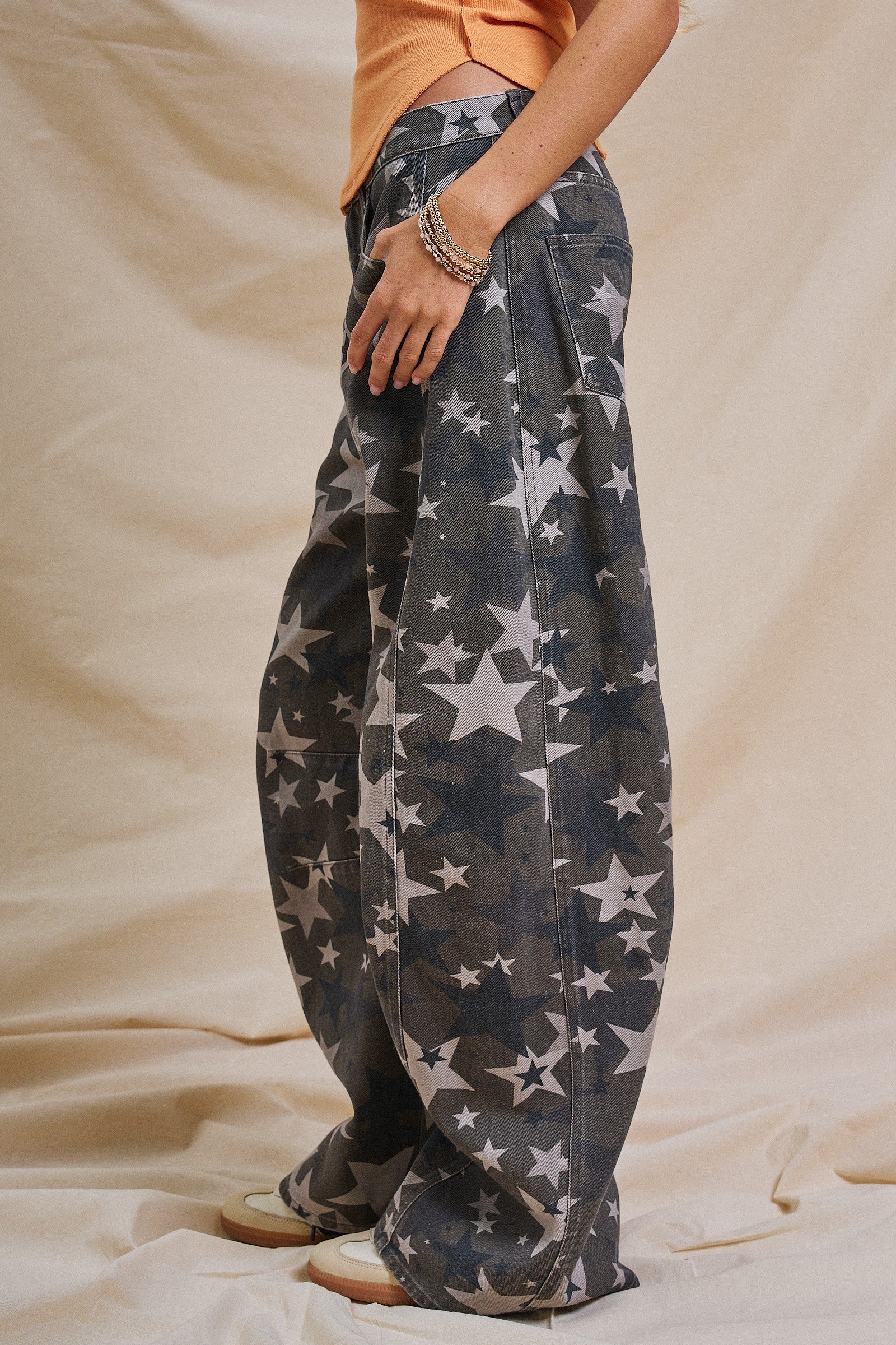 Statement Star Print Wide Leg Pants in Print - Women's Pants | Urban Daizy