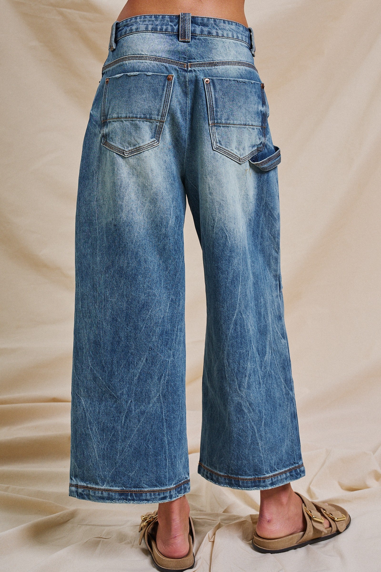 Vintage Wash Cropped Wide-Leg Denim Jeans in Denim - Women's Pants | Urban Daizy