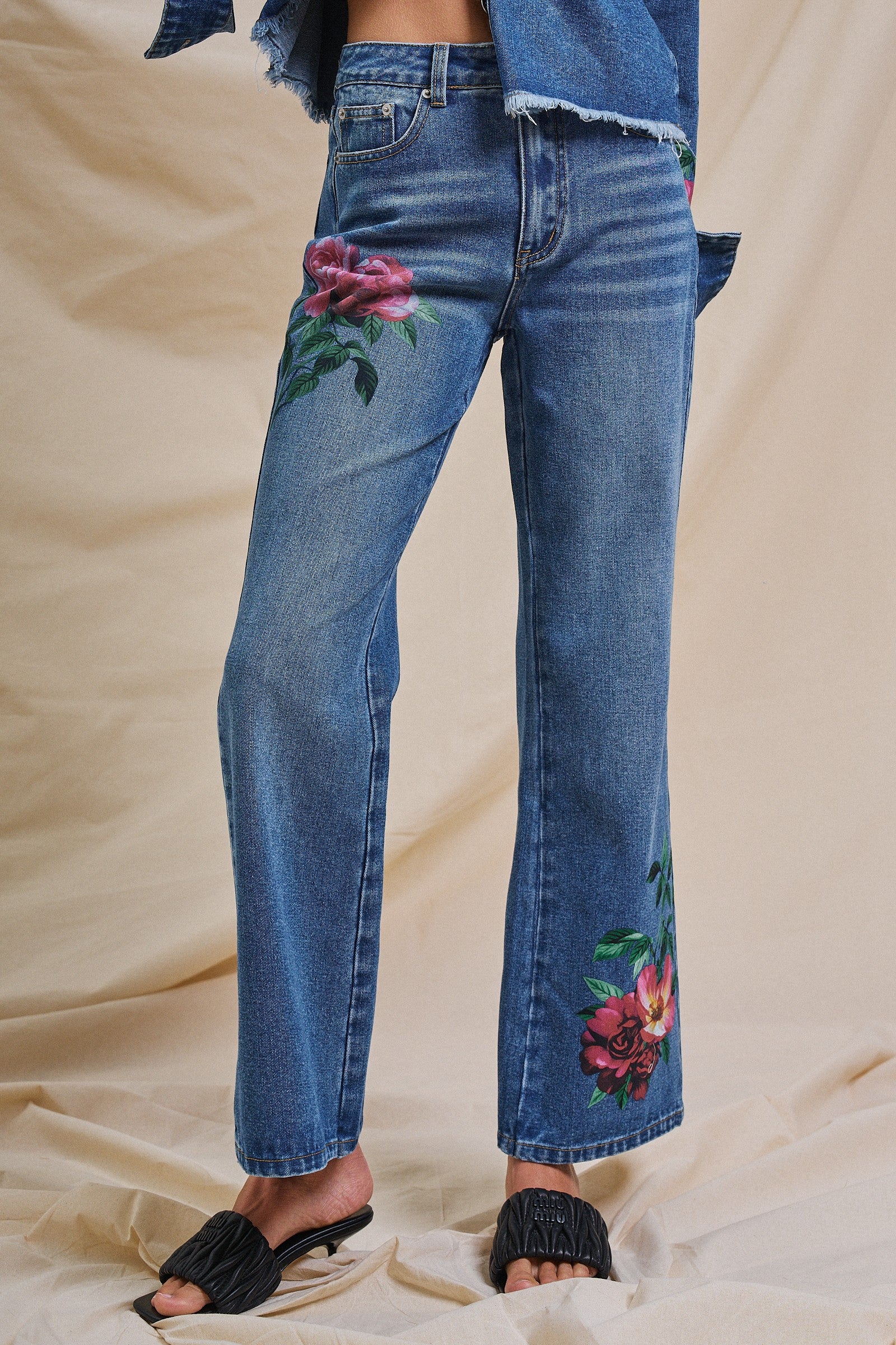 Floral Painted Wide-Leg Denim Jeans in Denim - Women's Pants | Urban Daizy