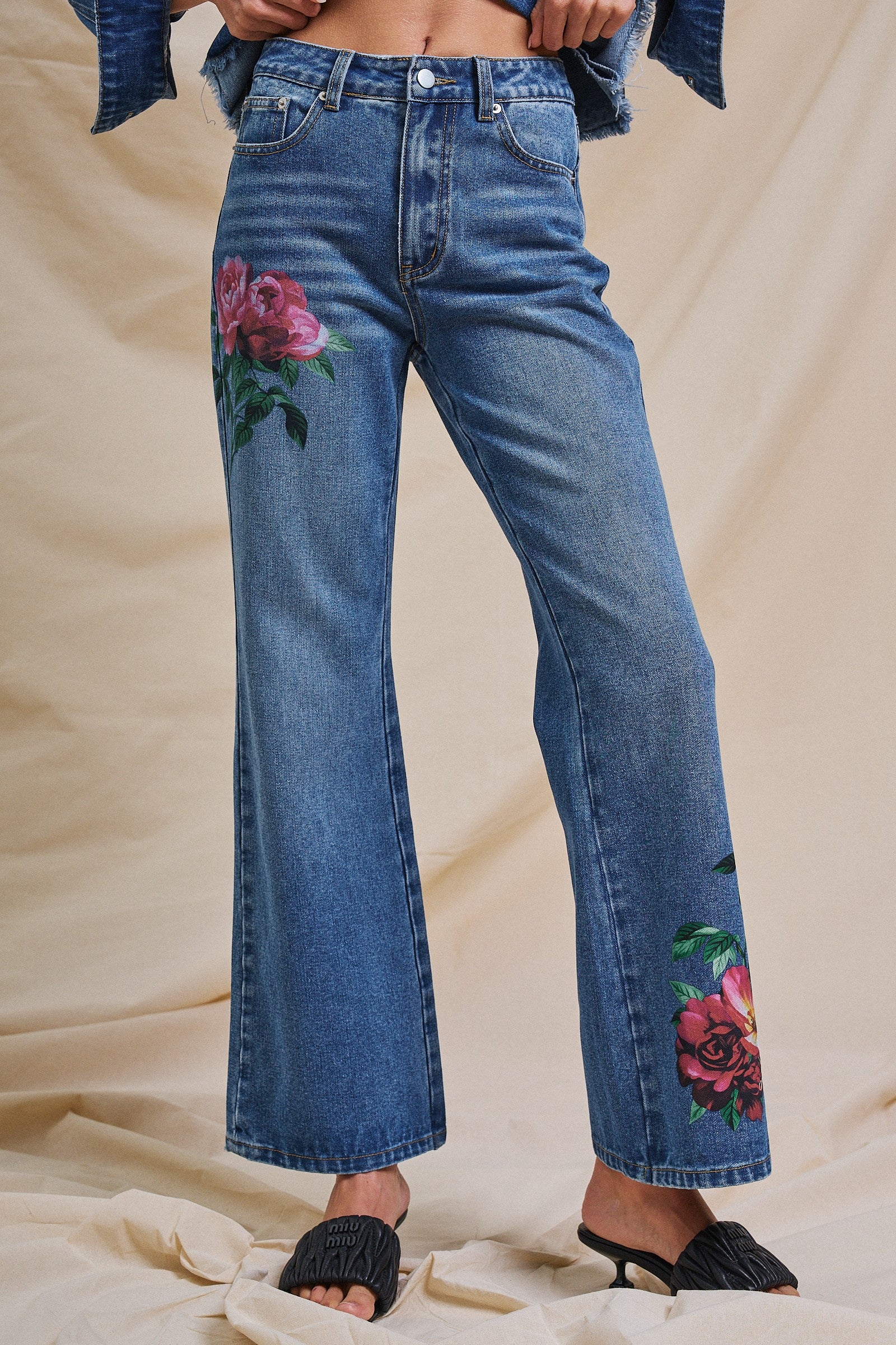 Floral Painted Wide-Leg Denim Jeans in Denim - Women's Pants | Urban Daizy