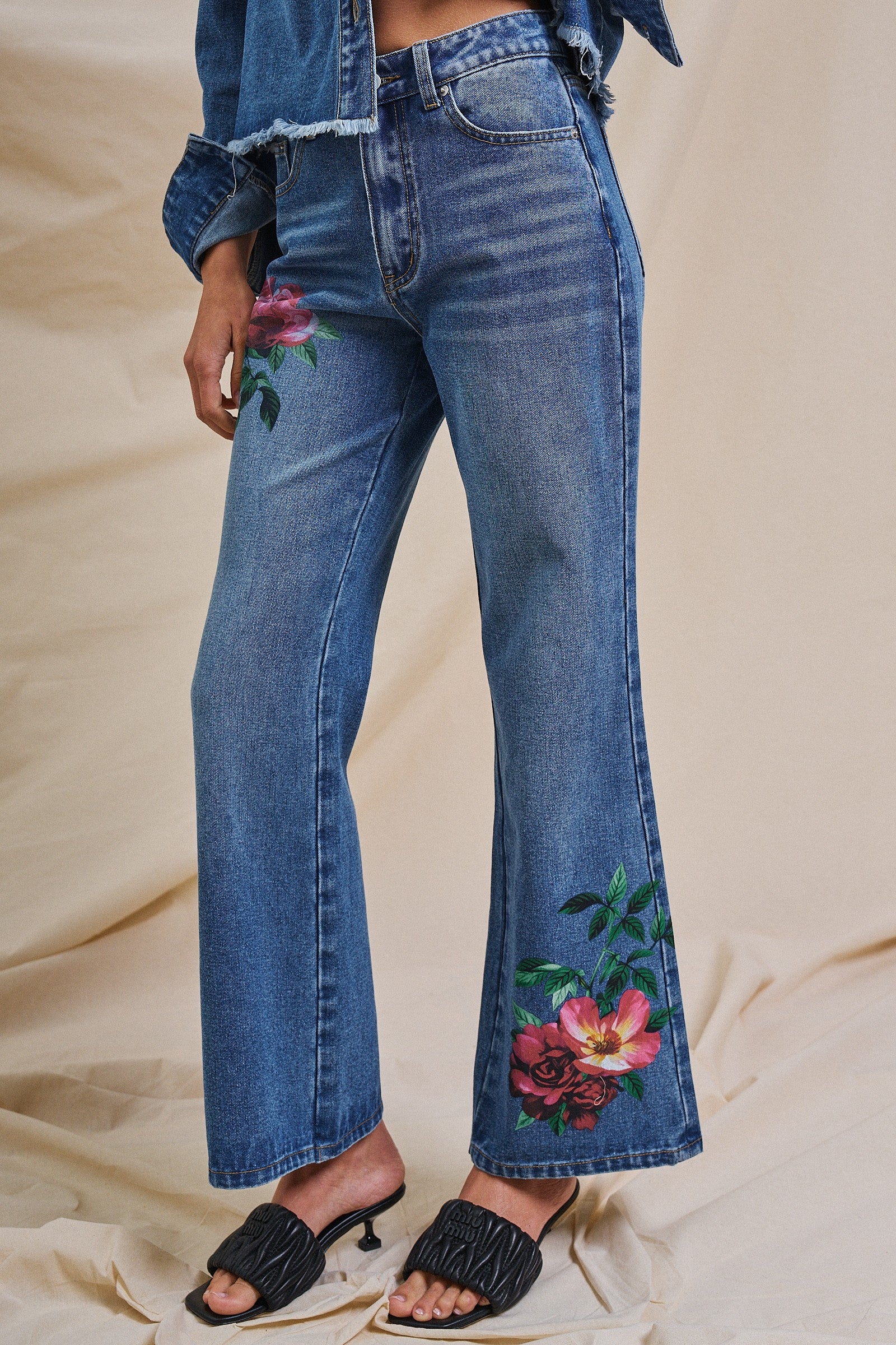 Floral Painted Wide-Leg Denim Jeans in Denim - Women's Pants | Urban Daizy