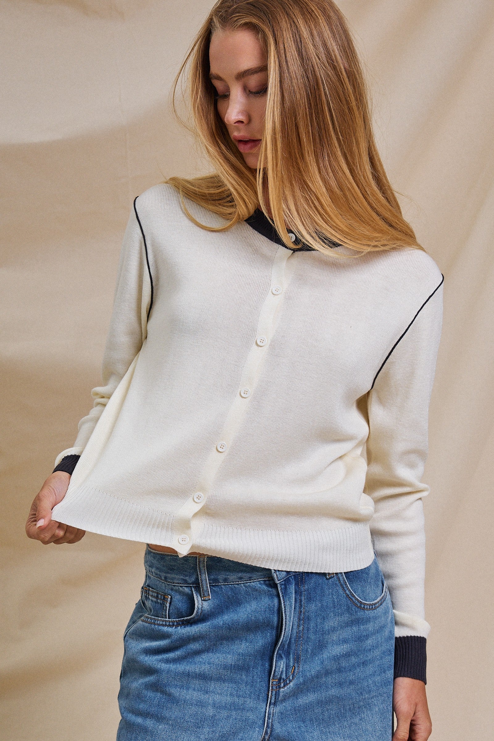 Contrast Trim Knit Button-Front Cardigan in Ivory - Women's Sweaters | Urban Daizy