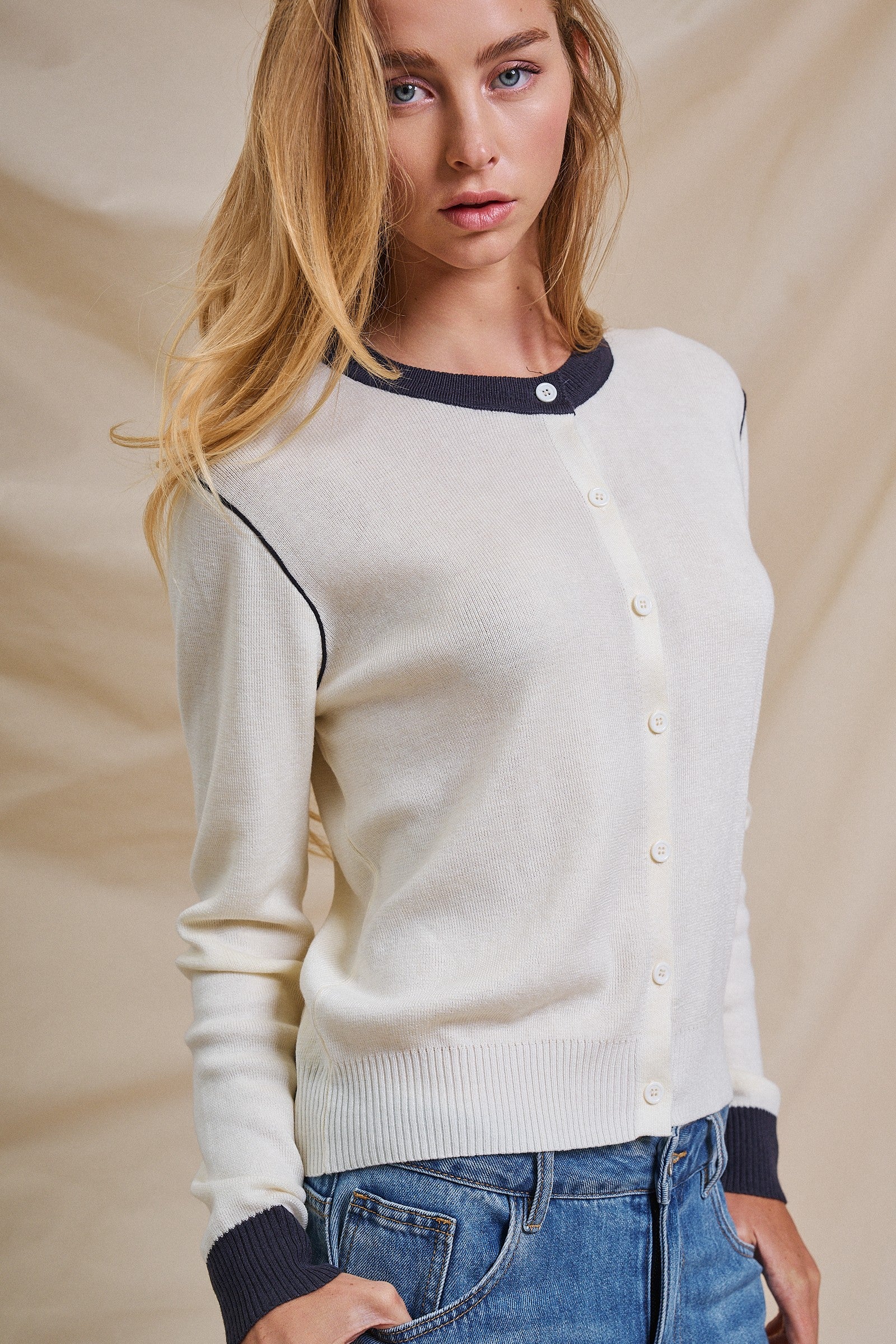 Contrast Trim Knit Button-Front Cardigan in Ivory - Women's Sweaters | Urban Daizy