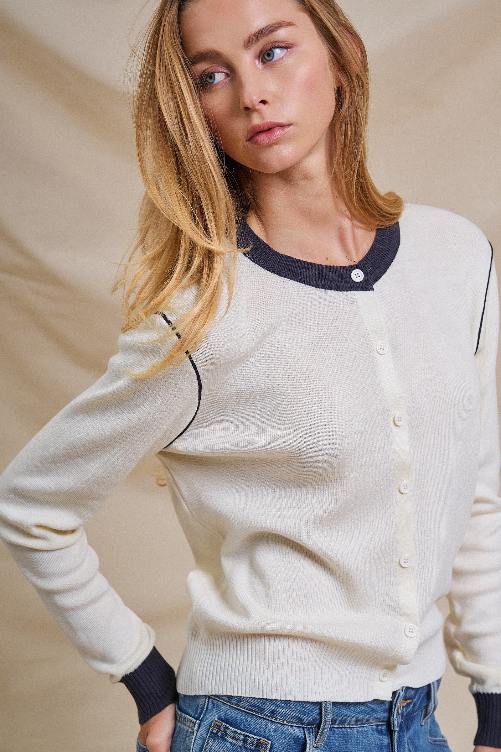 Contrast Trim Knit Button-Front Cardigan in Ivory - Women's Sweaters | Urban Daizy