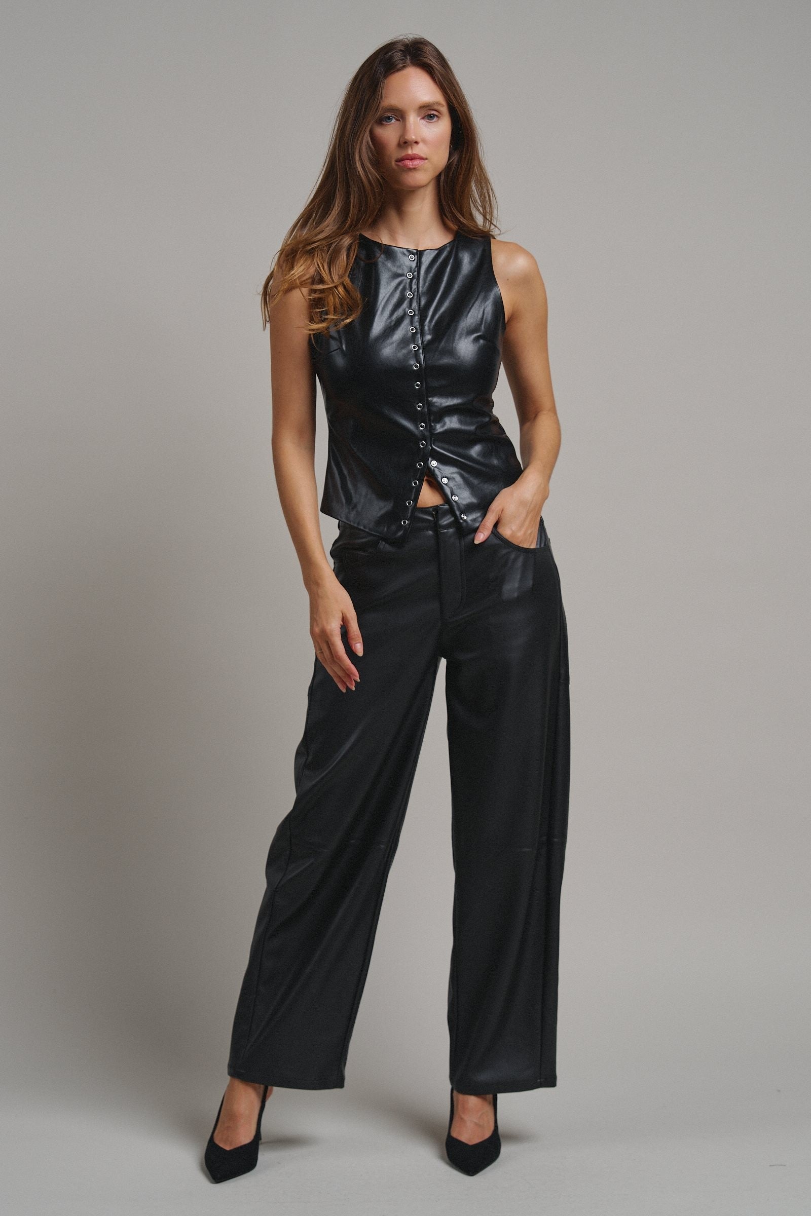 Faux Leather Zip-Front Sleeveless Top in Black - Women's Tanks & Camis | Urban Daizy