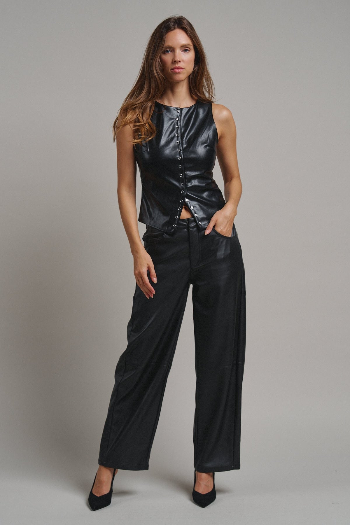 Faux Leather Zip-Front Sleeveless Top in Black - Women's Tanks & Camis | Urban Daizy