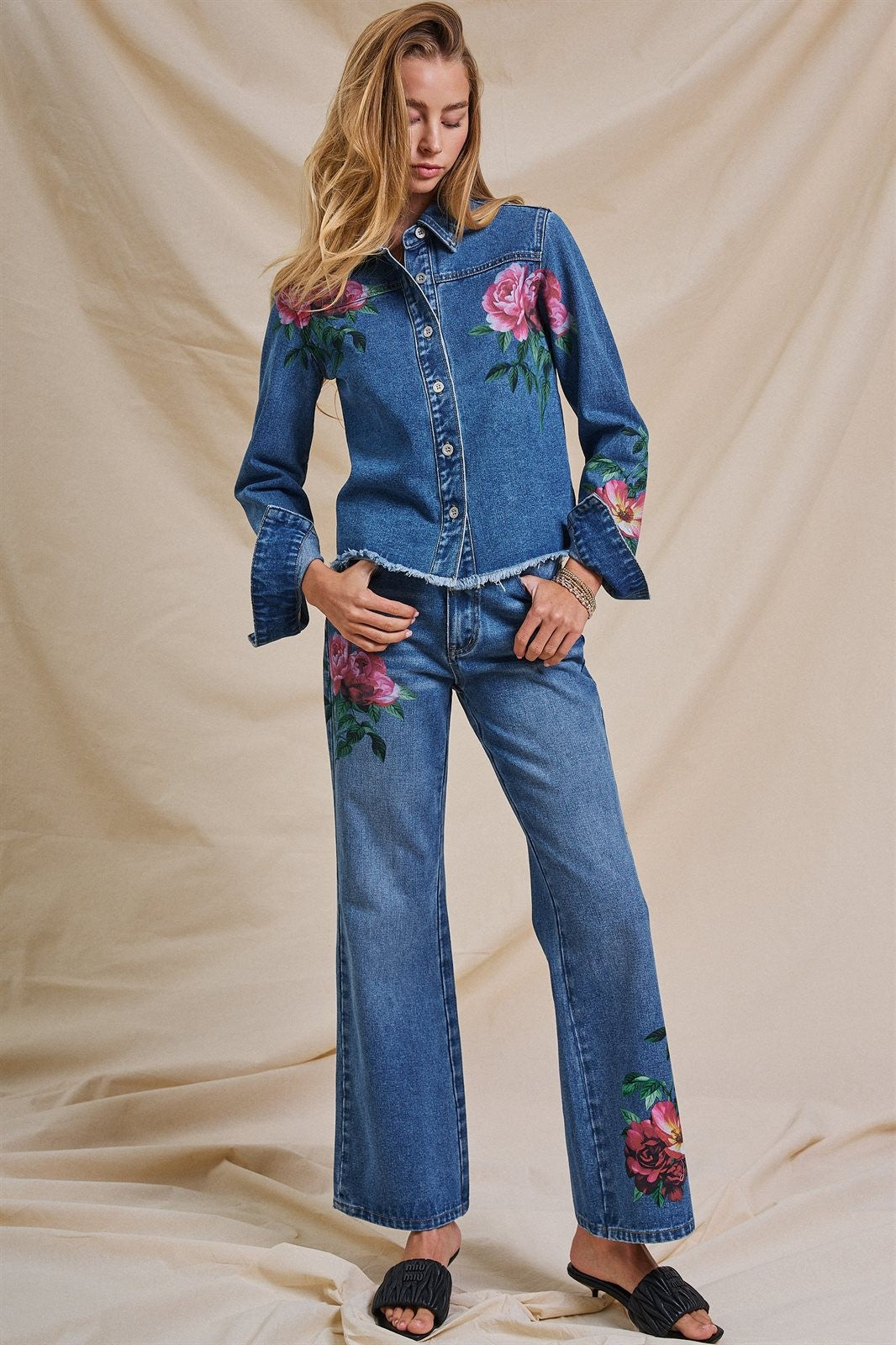 Test in Denim - Women's Blankets | Urban Daizy
