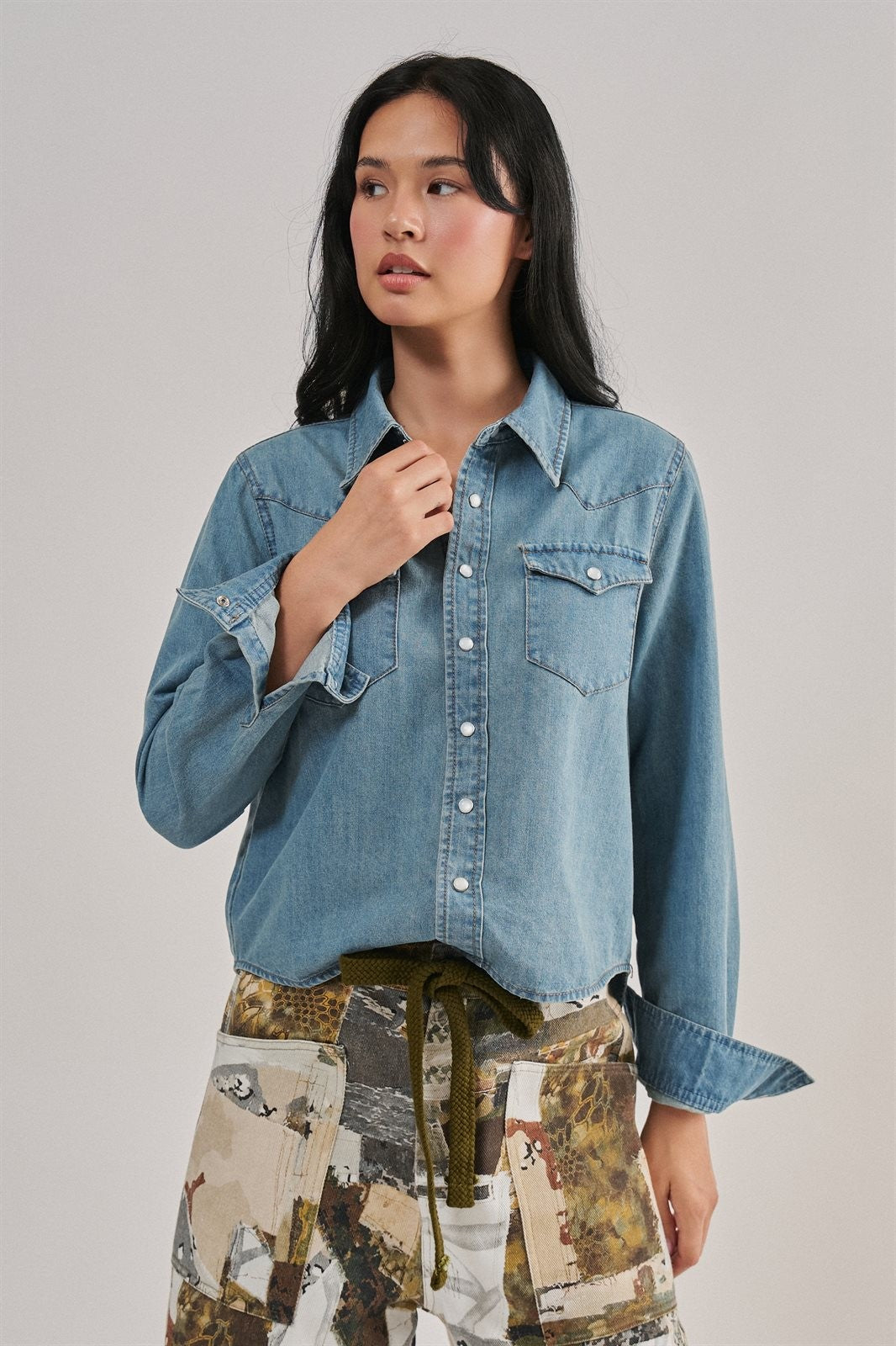 Western Yoke Pearl Snap Denim Shirt in Denim Blue - Women's Shirts & Blouses | Urban Daizy