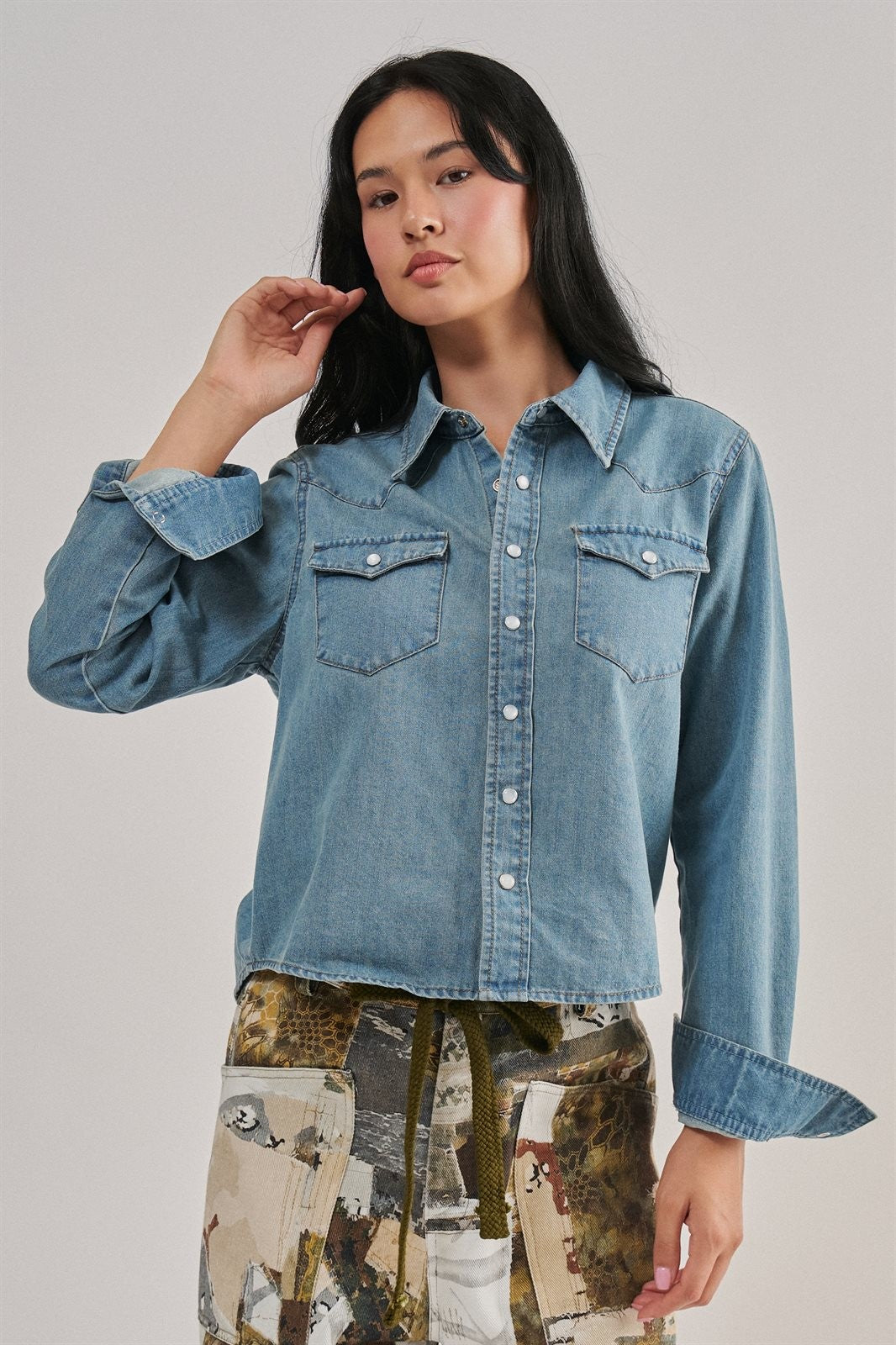 Western Yoke Pearl Snap Denim Shirt in Denim Blue - Women's Shirts & Blouses | Urban Daizy