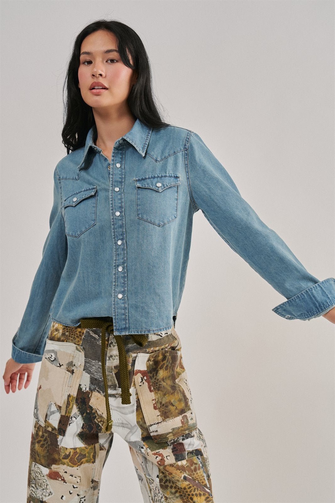 Western Yoke Pearl Snap Denim Shirt in Denim Blue - Women's Shirts & Blouses | Urban Daizy