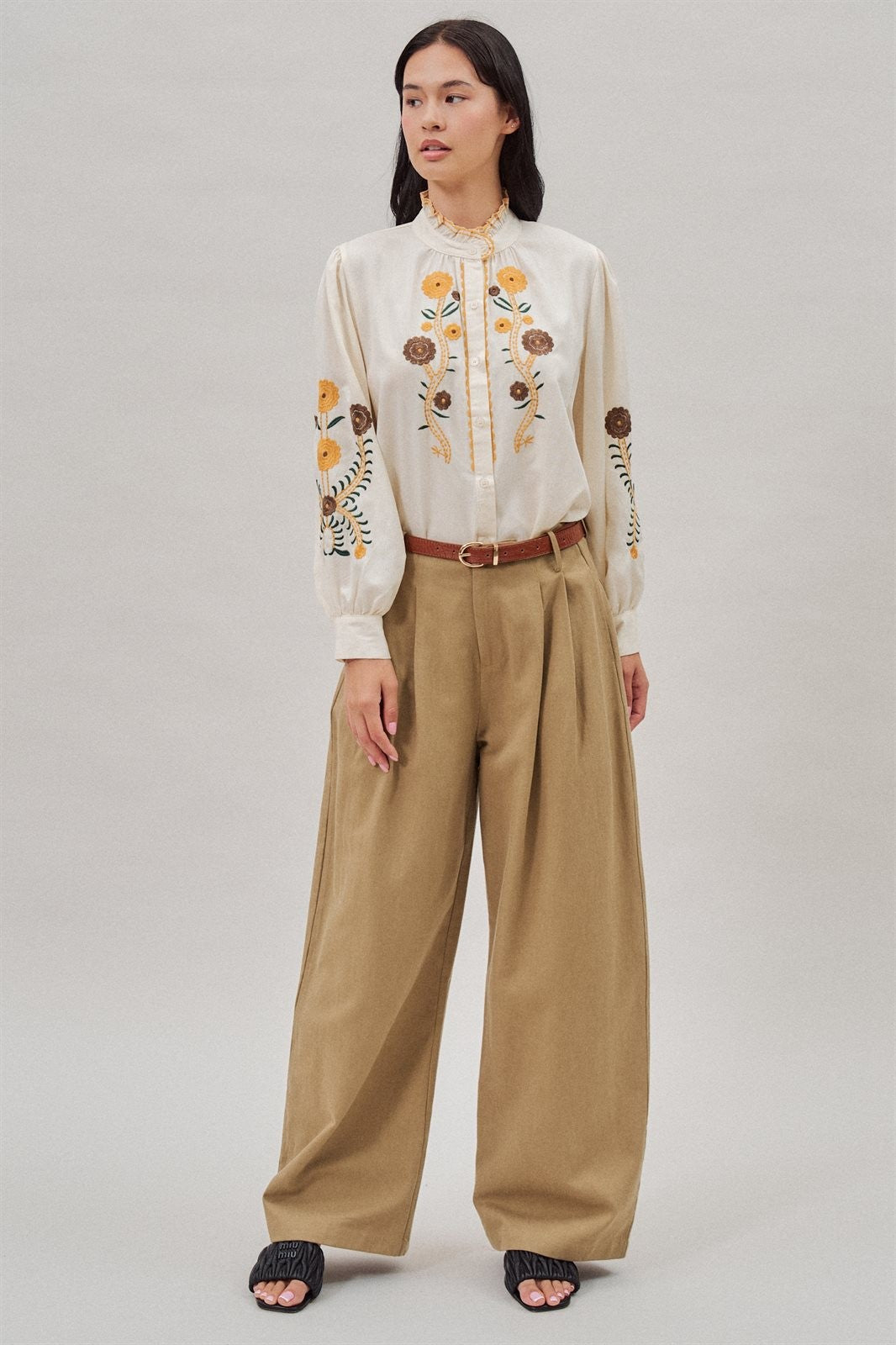 Floral Embroidered Ruffle Collar Cotton Blouse in Ivory - Women's Blankets | Urban Daizy