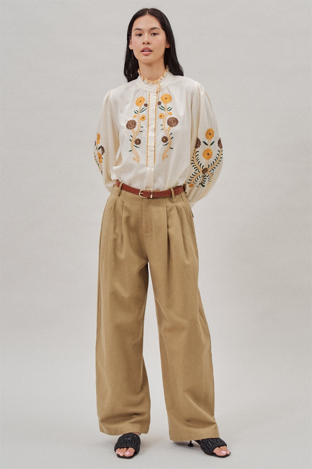 Floral Embroidered Ruffle Collar Cotton Blouse in Ivory - Women's Blankets | Urban Daizy
