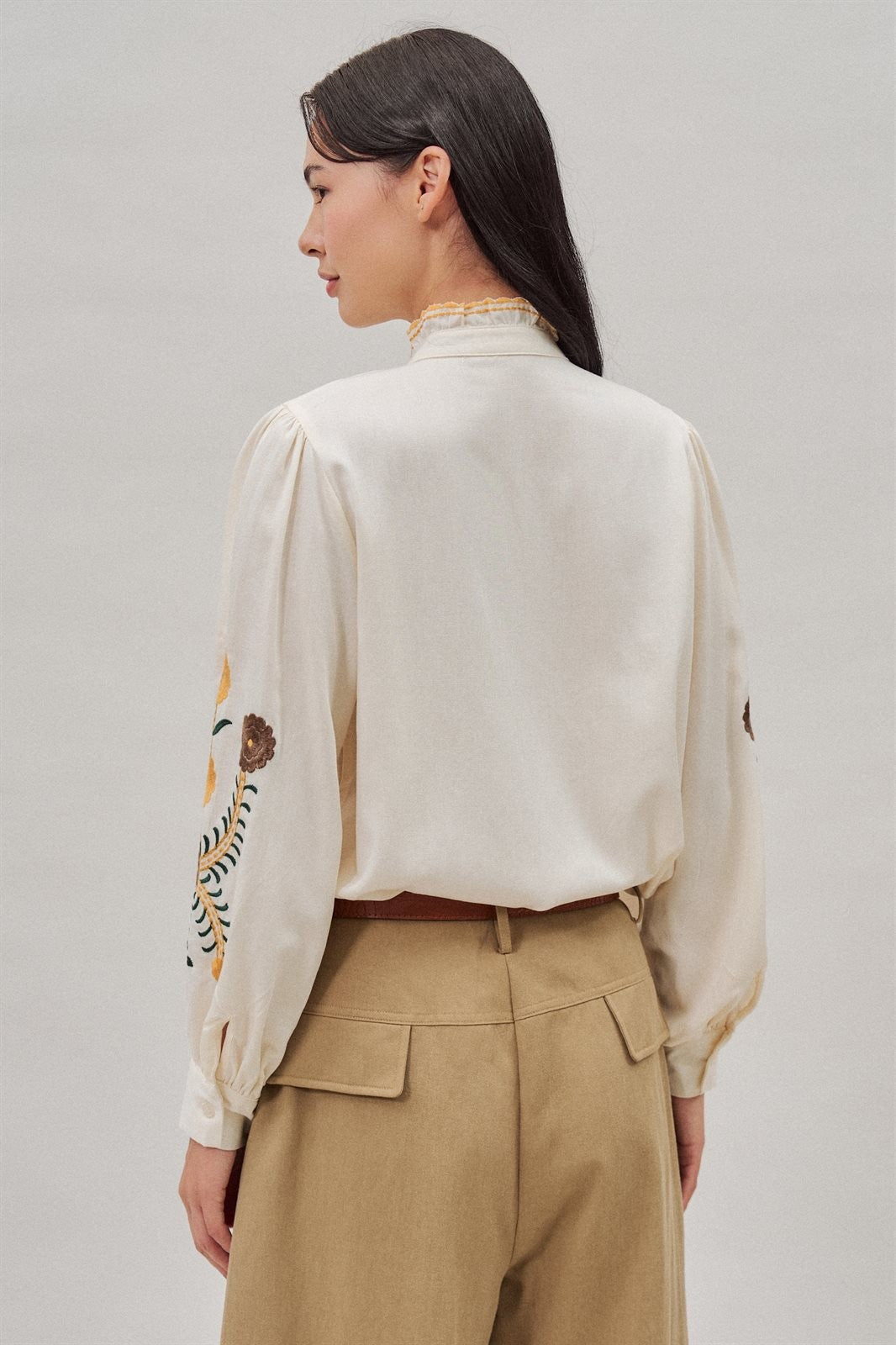 Floral Embroidered Ruffle Collar Cotton Blouse in Ivory - Women's Blankets | Urban Daizy