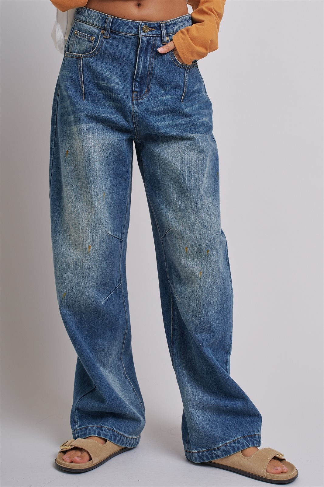 Retro Fade Wide-Leg Barrel Jeans in Denim - Women's Denim | Urban Daizy