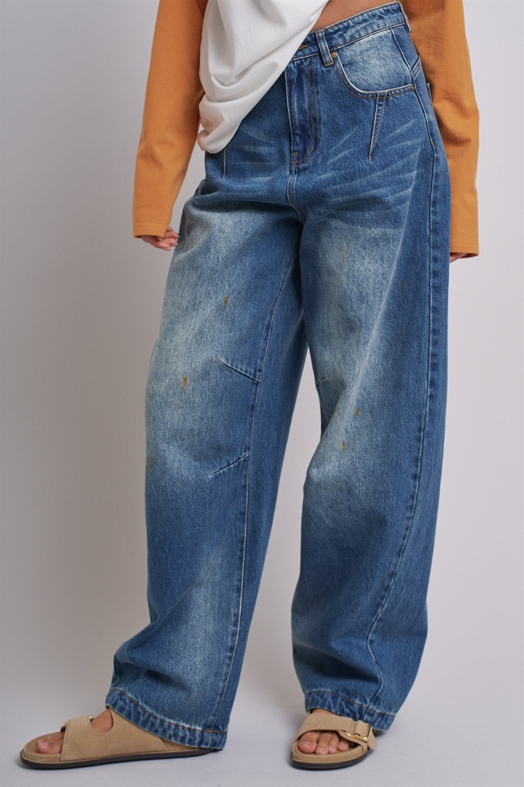 Retro Fade Wide-Leg Barrel Jeans in Denim - Women's Denim | Urban Daizy