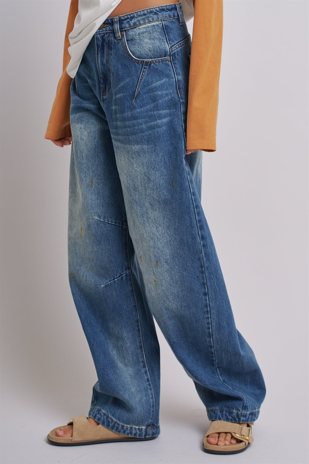 Retro Fade Wide-Leg Barrel Jeans in Denim - Women's Denim | Urban Daizy