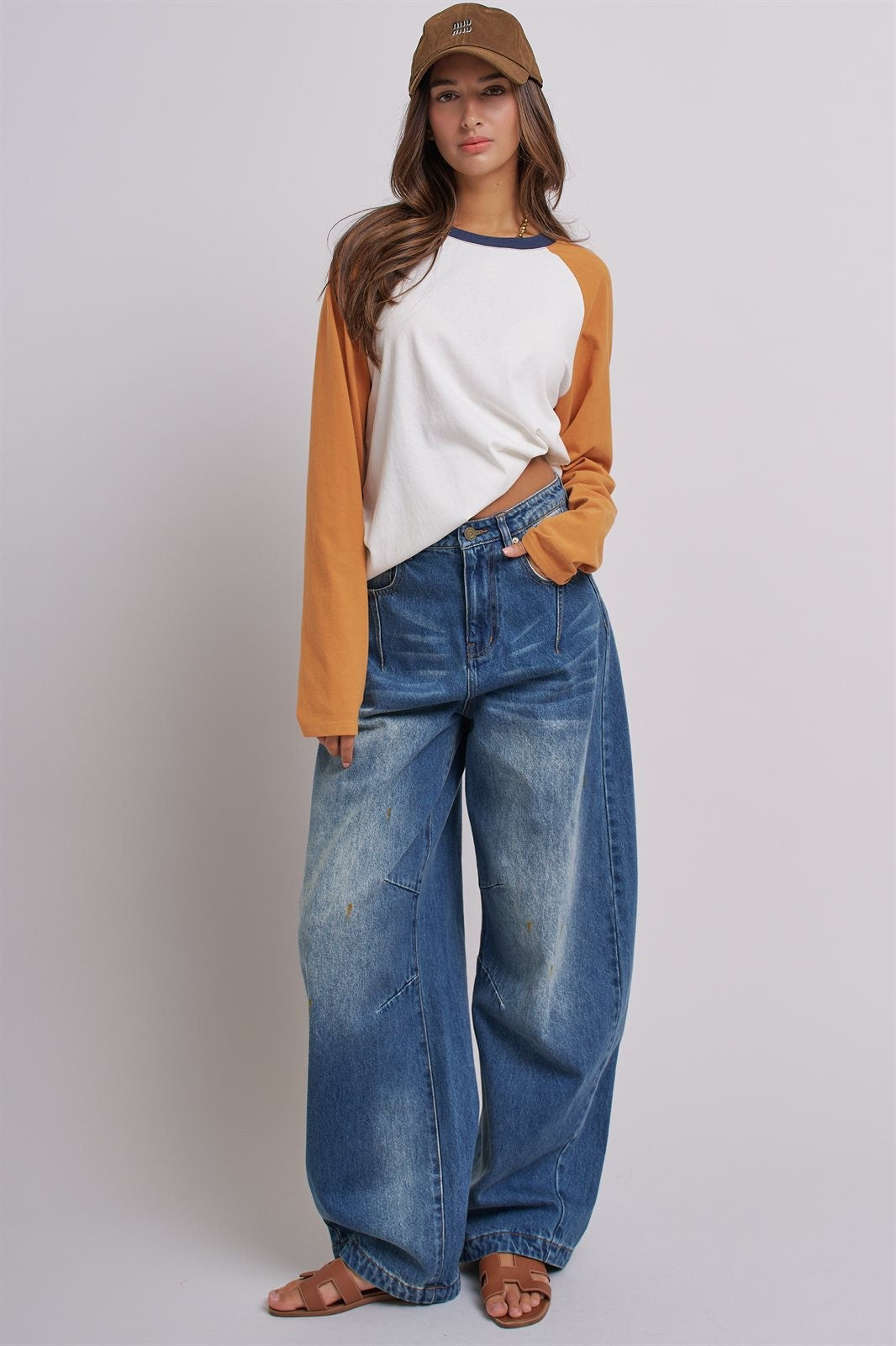 Retro Fade Wide-Leg Barrel Jeans in White - Women's Denim | Urban Daizy