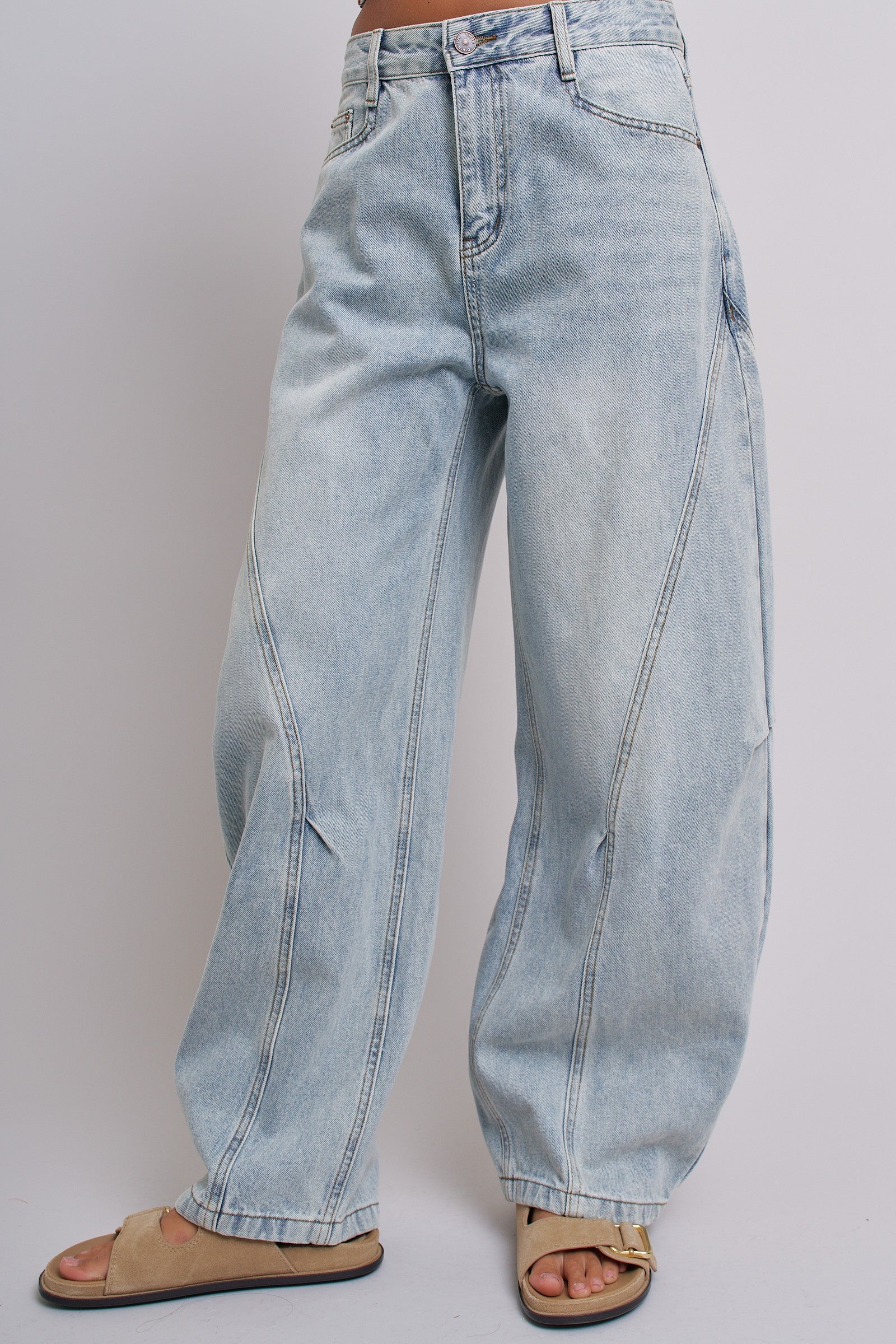 Vintage Wash Barrel Leg Utility Tab Jeans in Lt Denim - Women's Denim | Urban Daizy