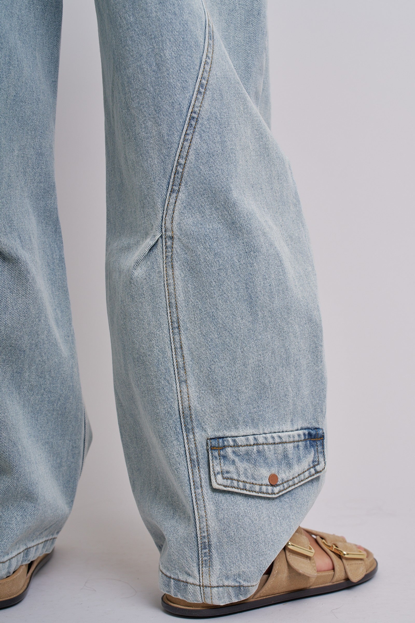 Vintage Wash Barrel Leg Utility Tab Jeans in Lt Denim - Women's Denim | Urban Daizy