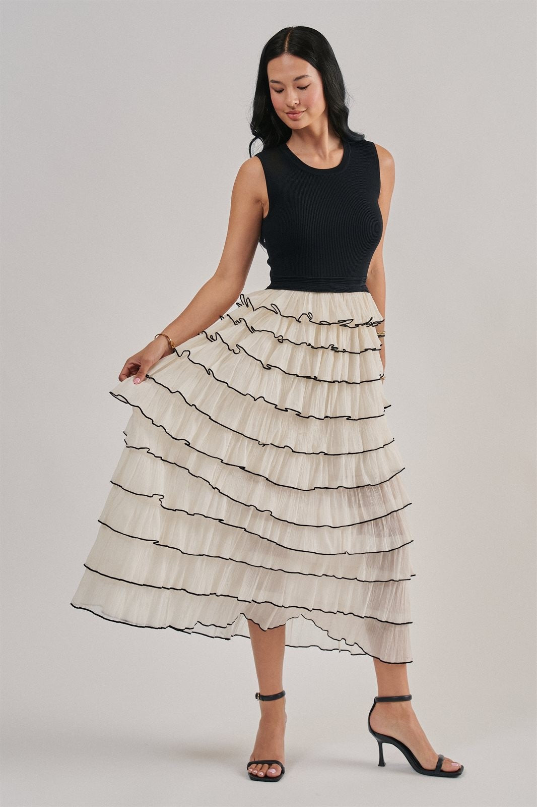 Contrast Trim Tiered Ruffle Maxi Dress in Black - Women's Cocktail Dresses | Urban Daizy