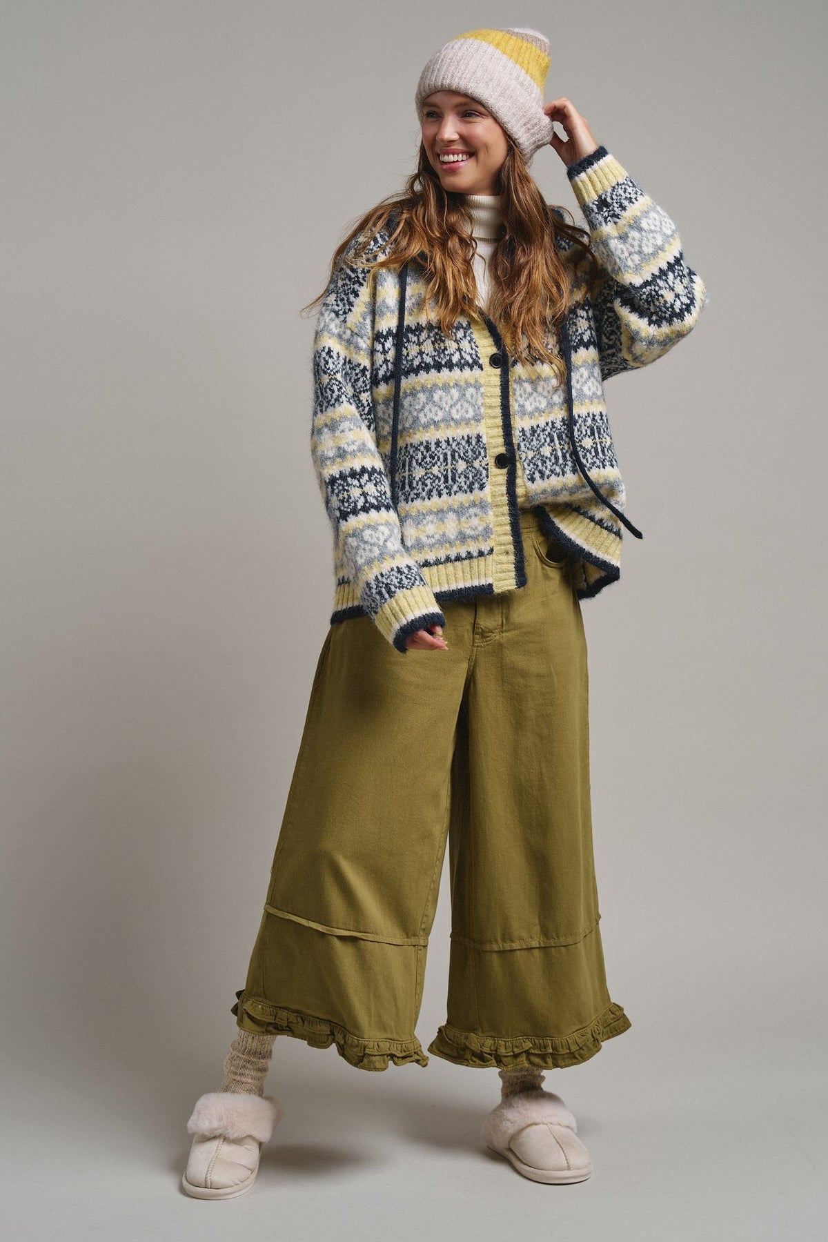Snowfall Fair Isle Hooded Cardigan in Grey/navy - Women's Cardigans & Shrugs | Urban Daizy