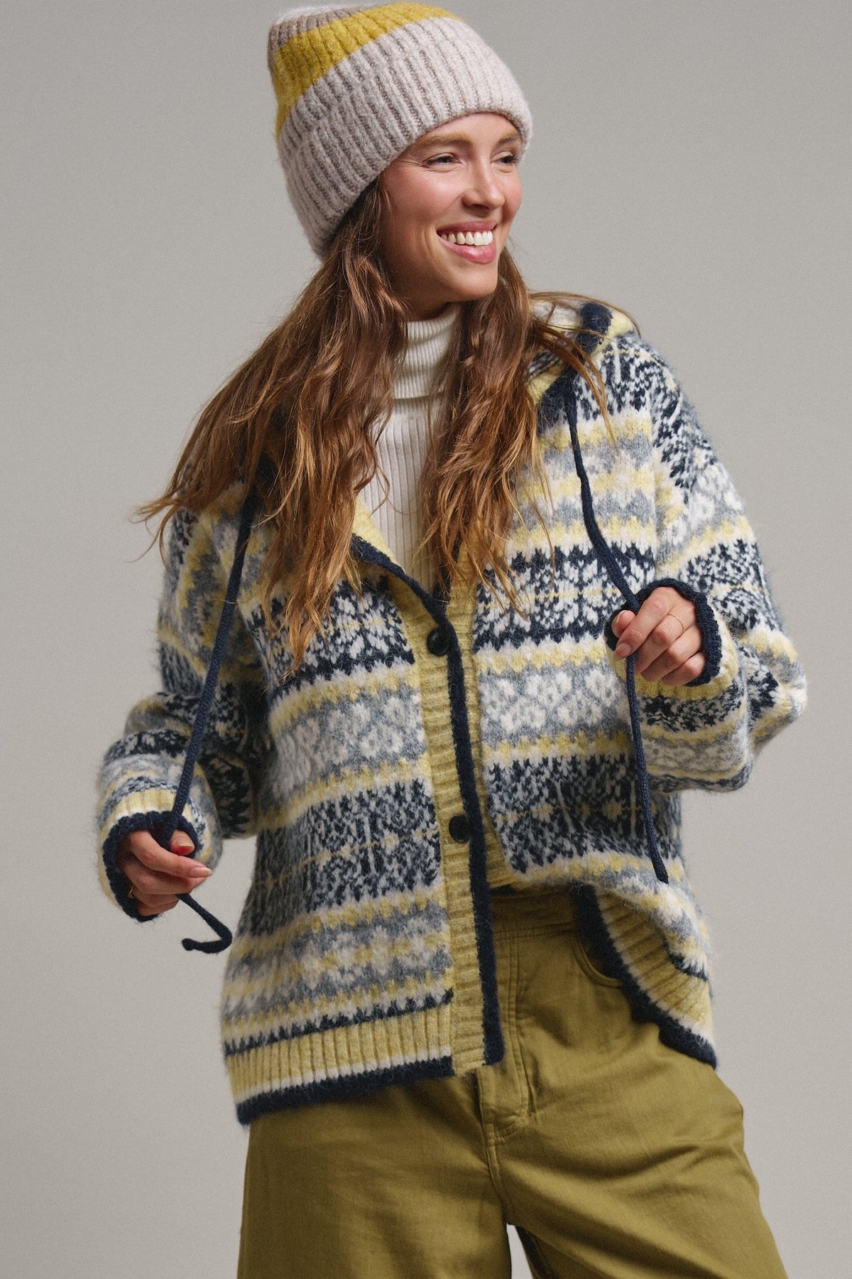 Snowfall Fair Isle Hooded Cardigan in Grey/navy - Women's Cardigans & Shrugs | Urban Daizy