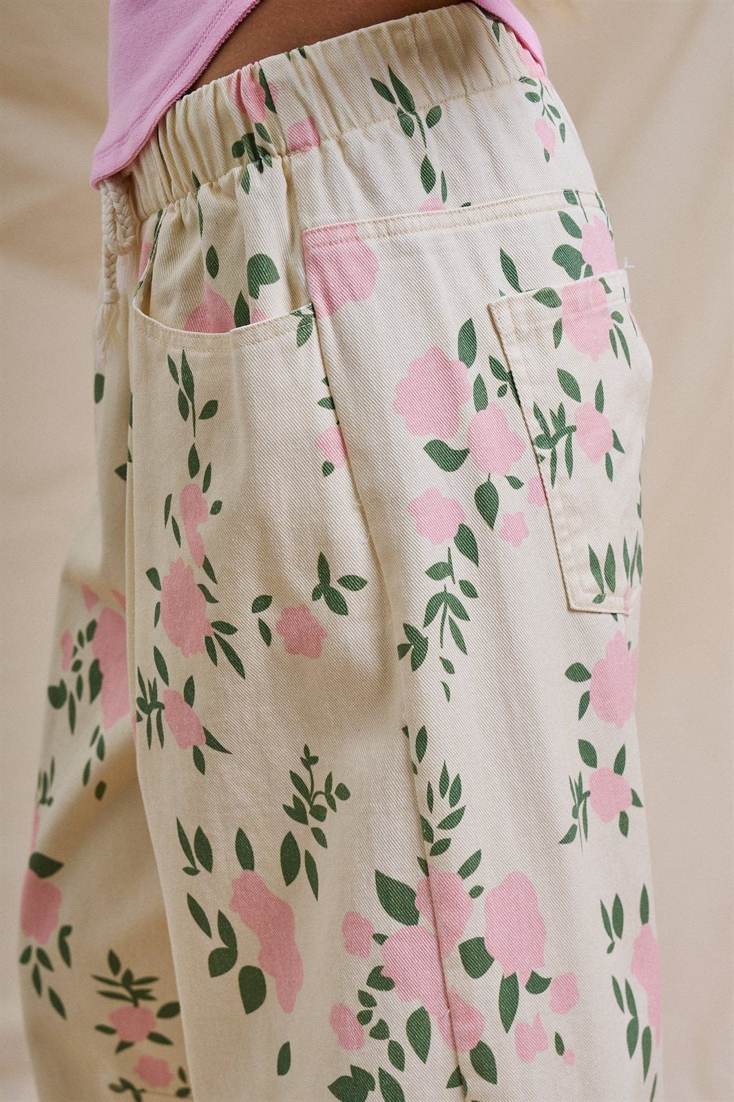 Floral Print Wide-Leg Drawstring Pants in Cream Pink - Women's Pants | Urban Daizy