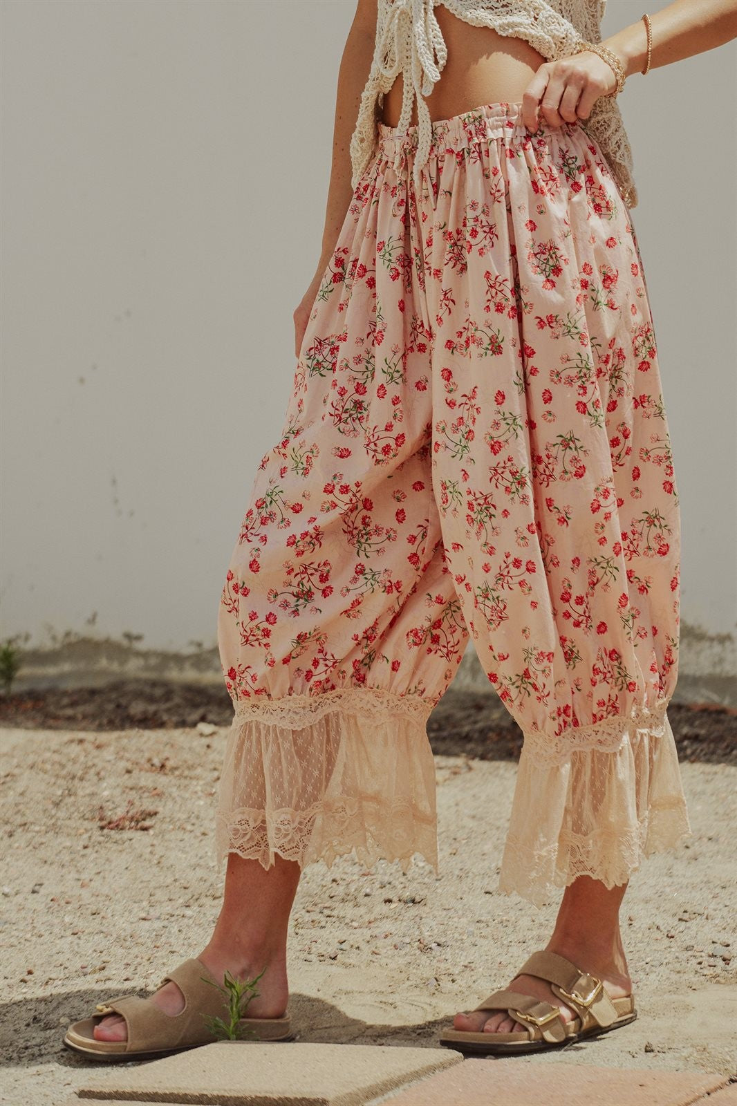 Floral Print Cotton Bloomer Pants with Lace Hem in Pink - Women's Pants | Urban Daizy
