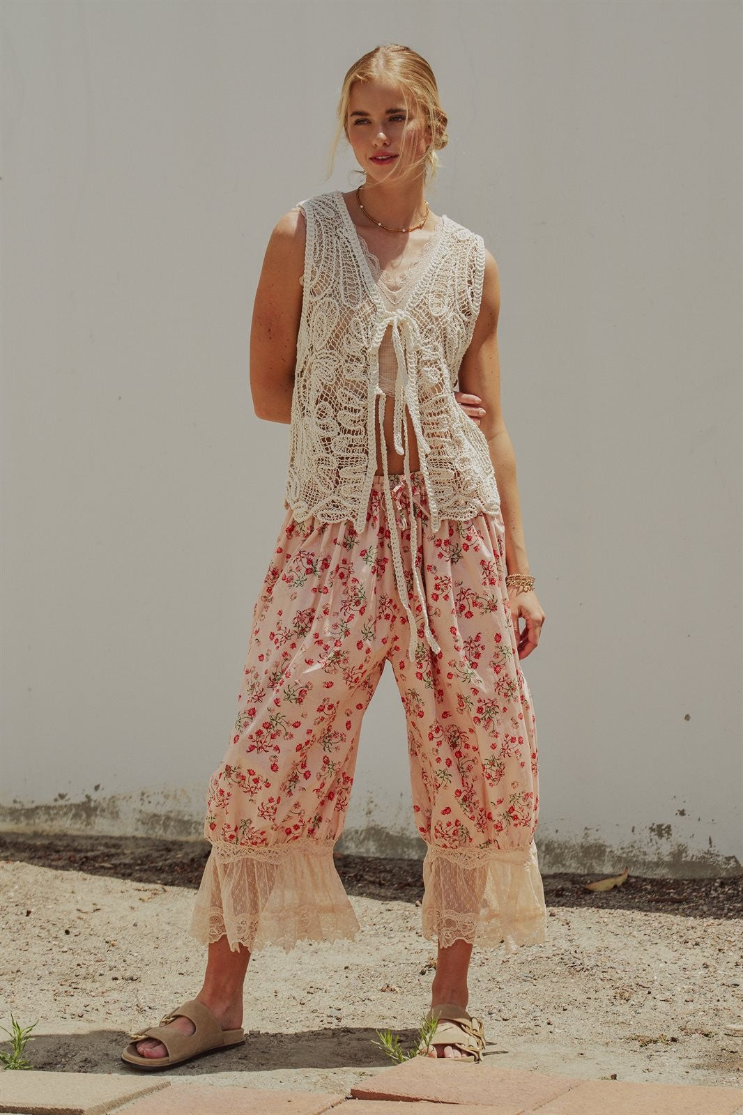 Floral Print Cotton Bloomer Pants with Lace Hem in Pink - Women's Pants | Urban Daizy