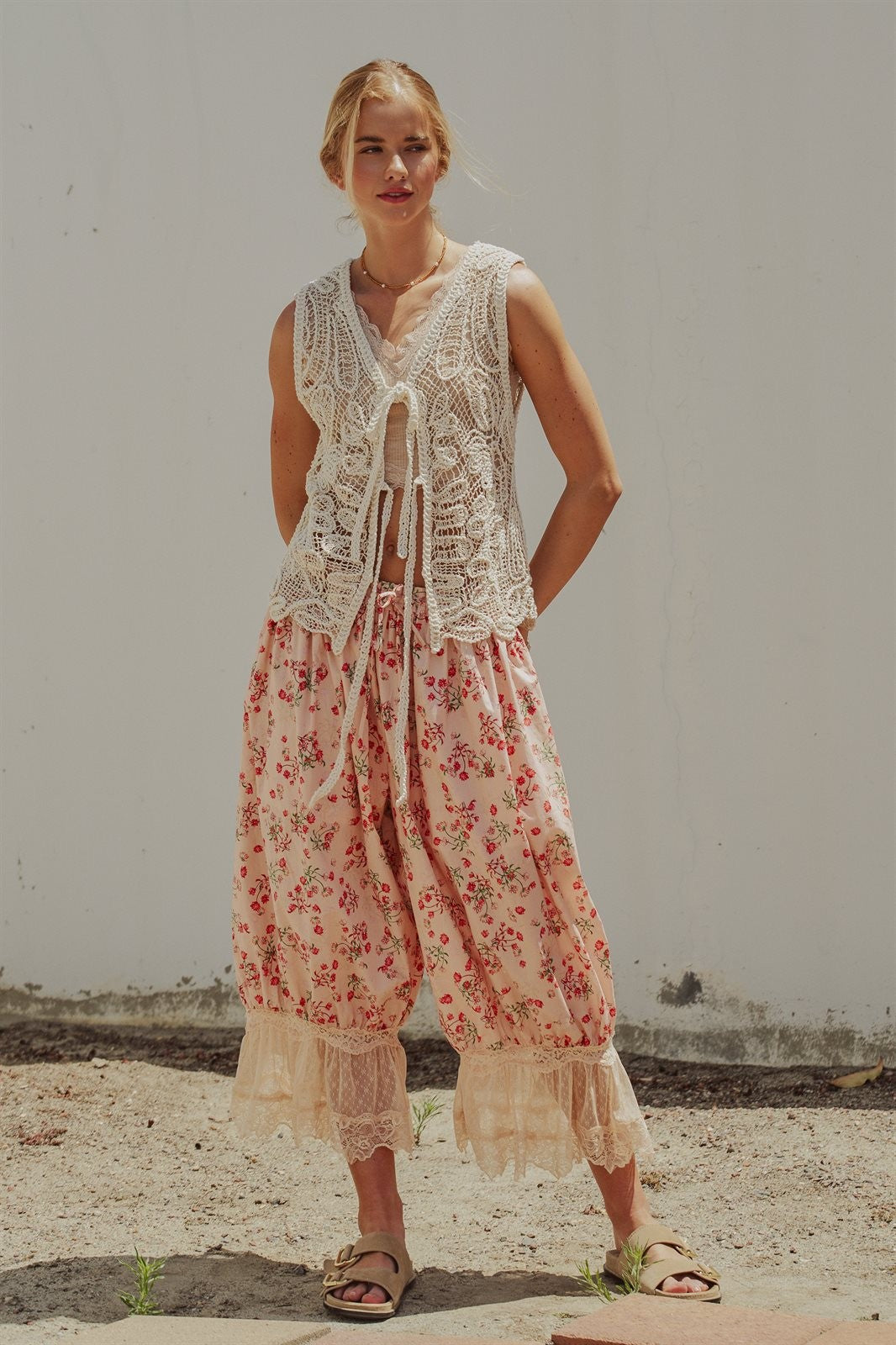 Floral Print Cotton Bloomer Pants with Lace Hem in Pink - Women's Pants | Urban Daizy