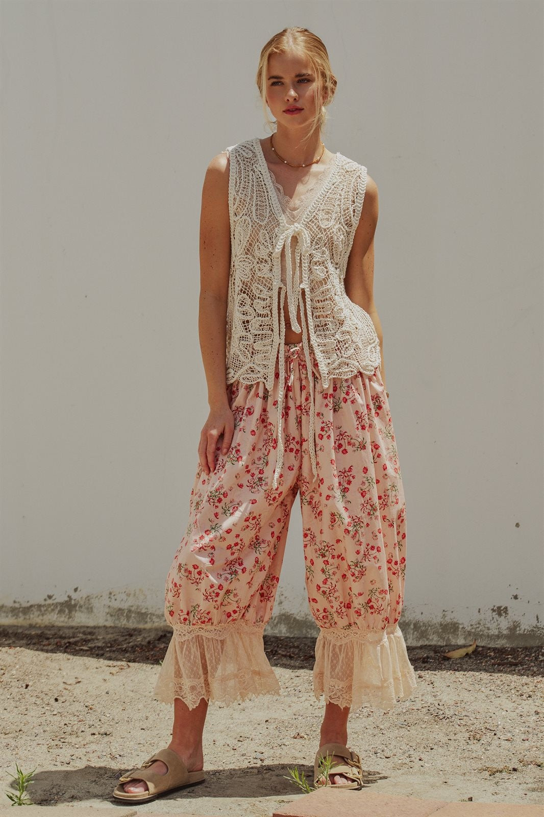 Floral Print Cotton Bloomer Pants with Lace Hem in Pink - Women's Pants | Urban Daizy