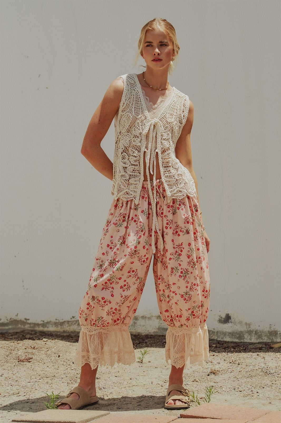 Floral Print Cotton Bloomer Pants with Lace Hem in Pink - Women's Pants | Urban Daizy