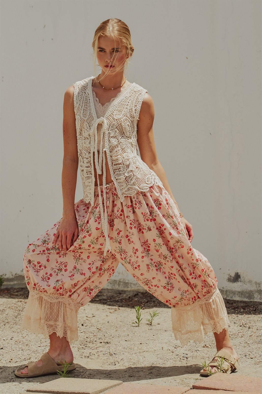 Floral Print Cotton Bloomer Pants with Lace Hem in Pink - Women's Pants | Urban Daizy