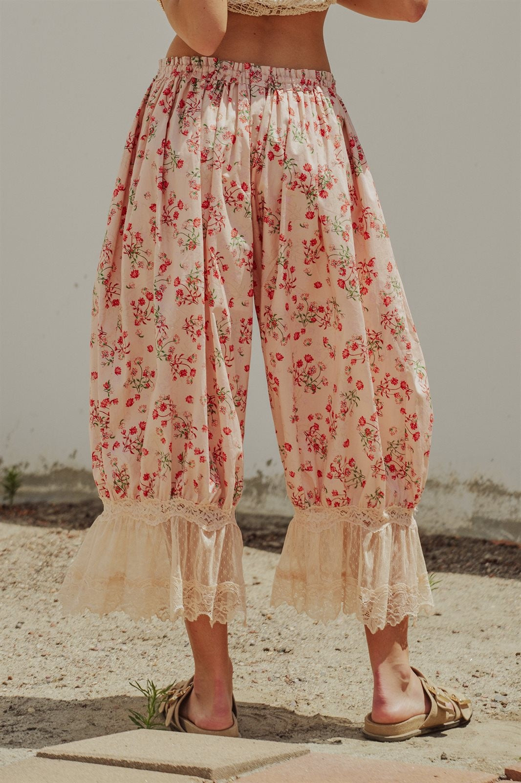 Floral Print Cotton Bloomer Pants with Lace Hem in Pink - Women's Pants | Urban Daizy