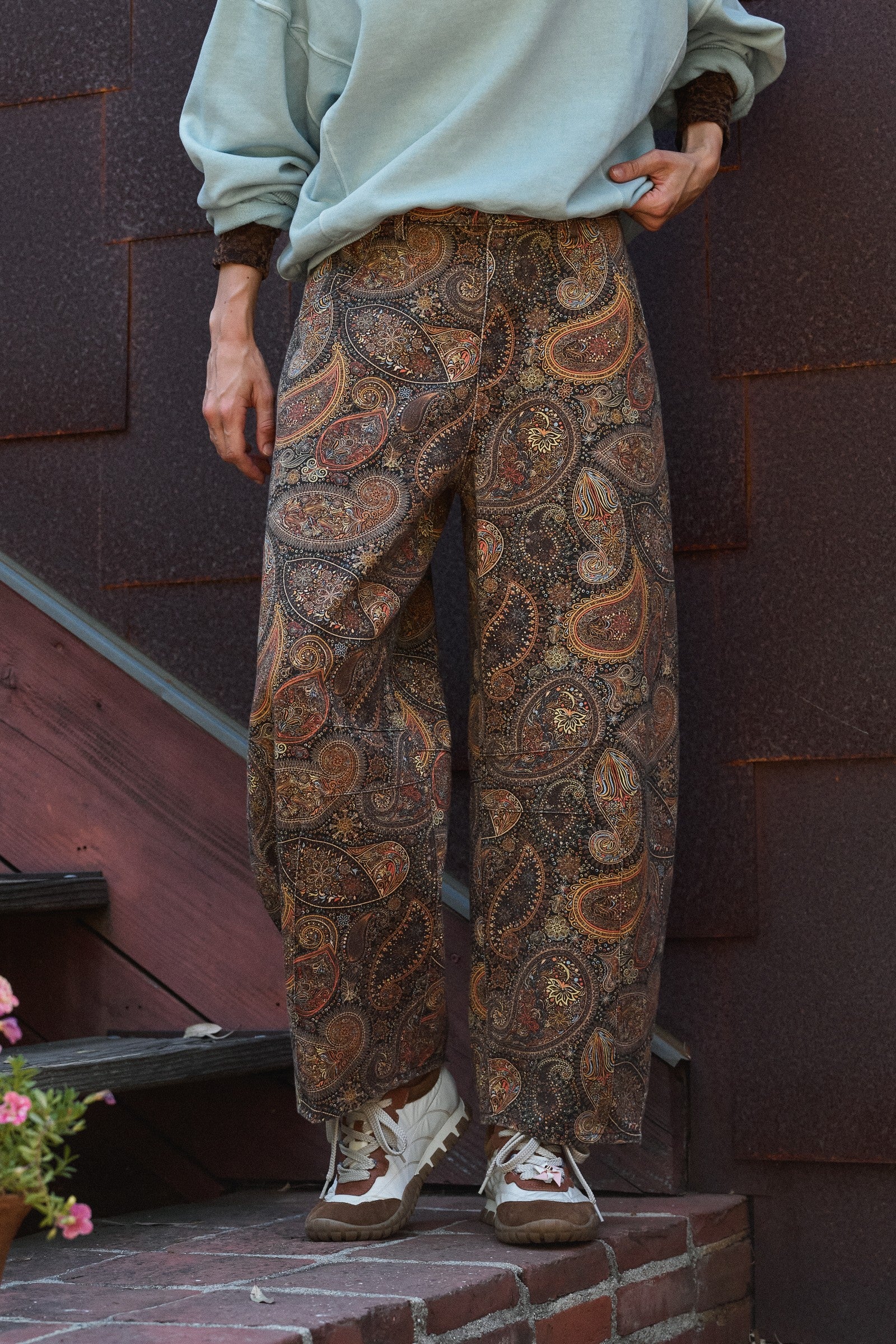Paisley Print Barrel Leg Pants in Brown in Brown - Women's Casual Pants | Urban Daizy