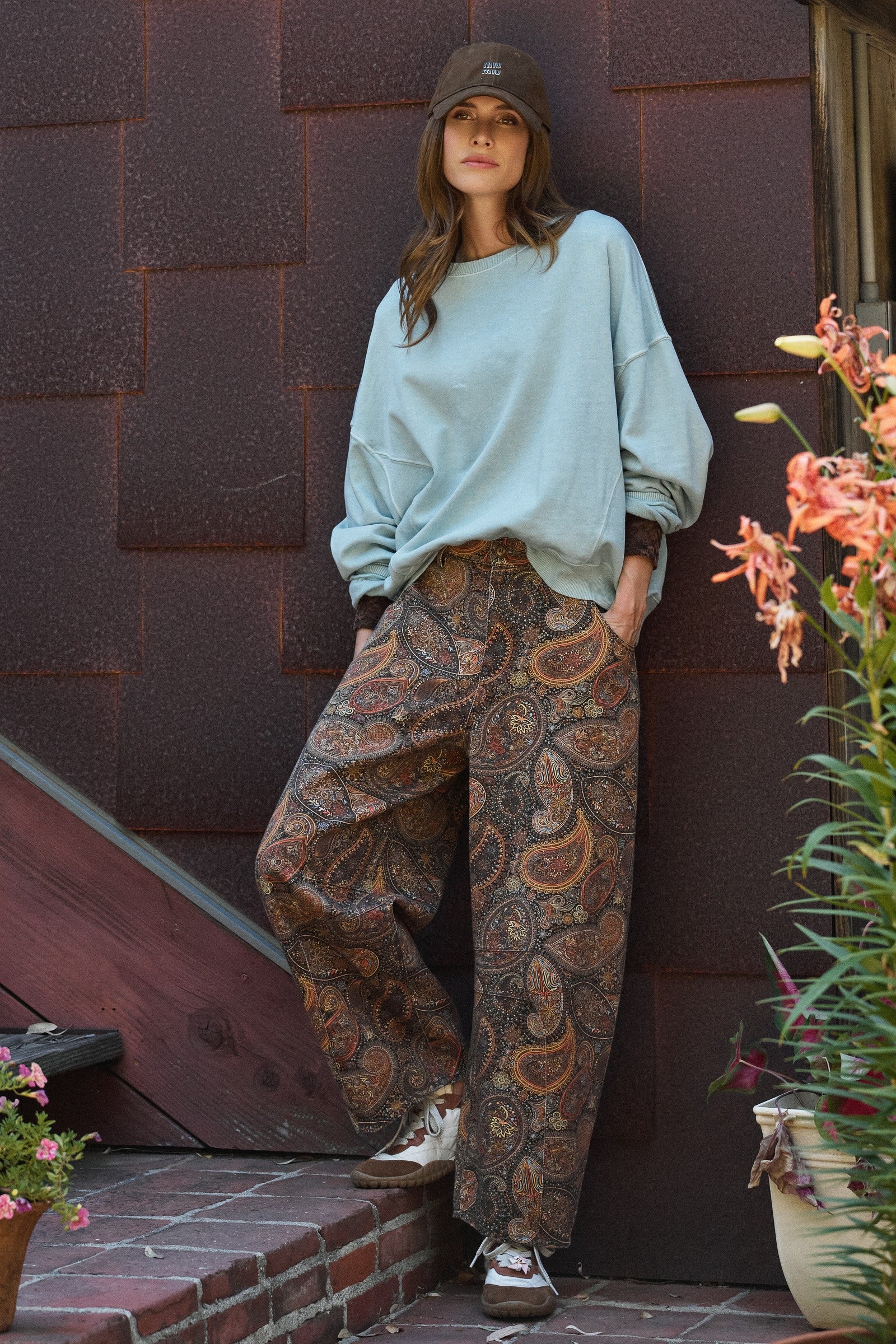 Paisley Print Barrel Leg Pants in Brown in Brown - Women's Casual Pants | Urban Daizy