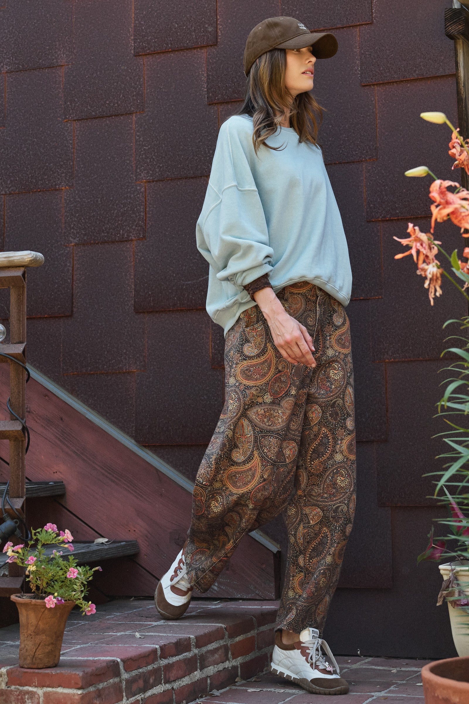 Paisley Print Barrel Leg Pants in Brown in Brown - Women's Casual Pants | Urban Daizy