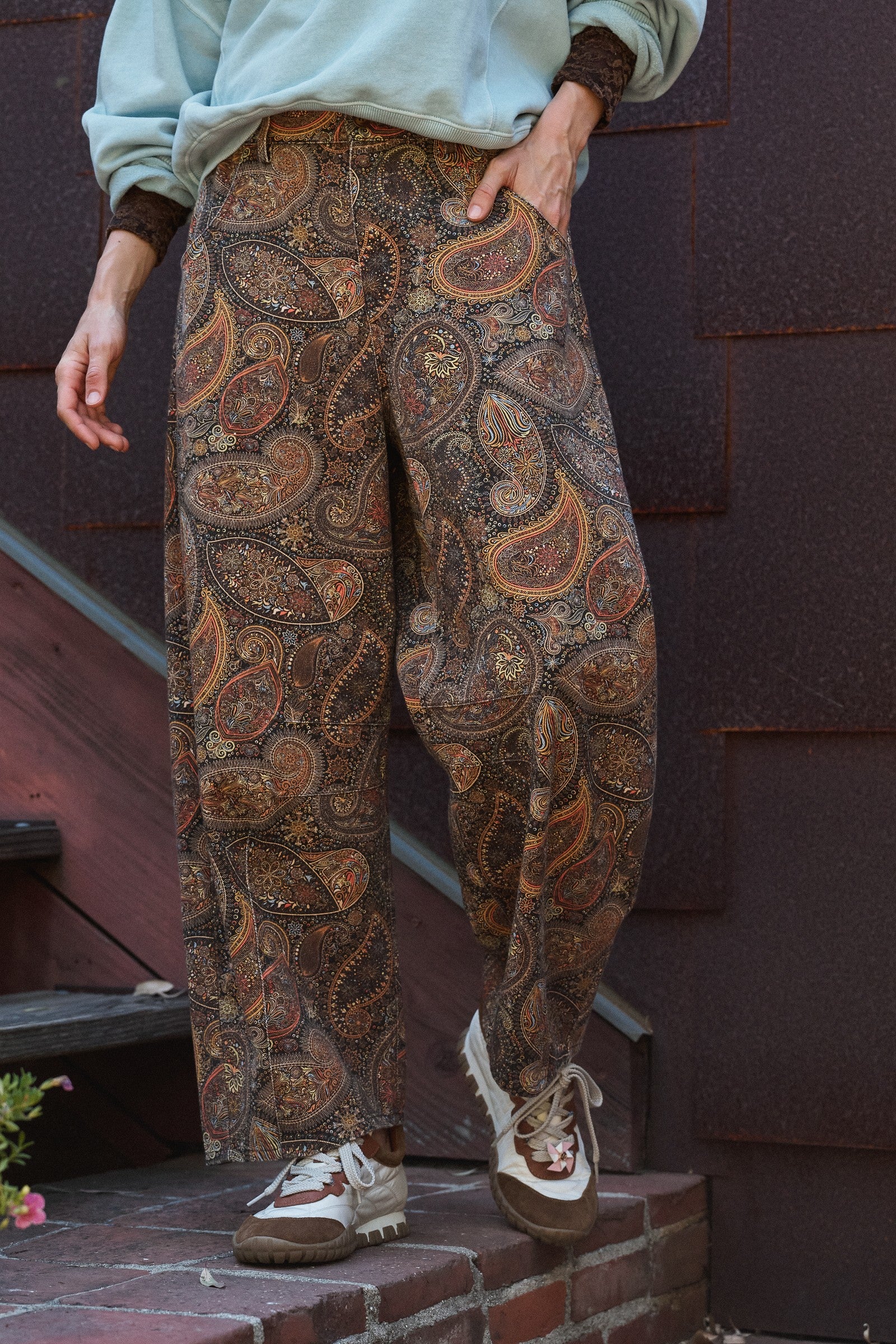 Paisley Print Barrel Leg Pants in Brown in Brown - Women's Casual Pants | Urban Daizy