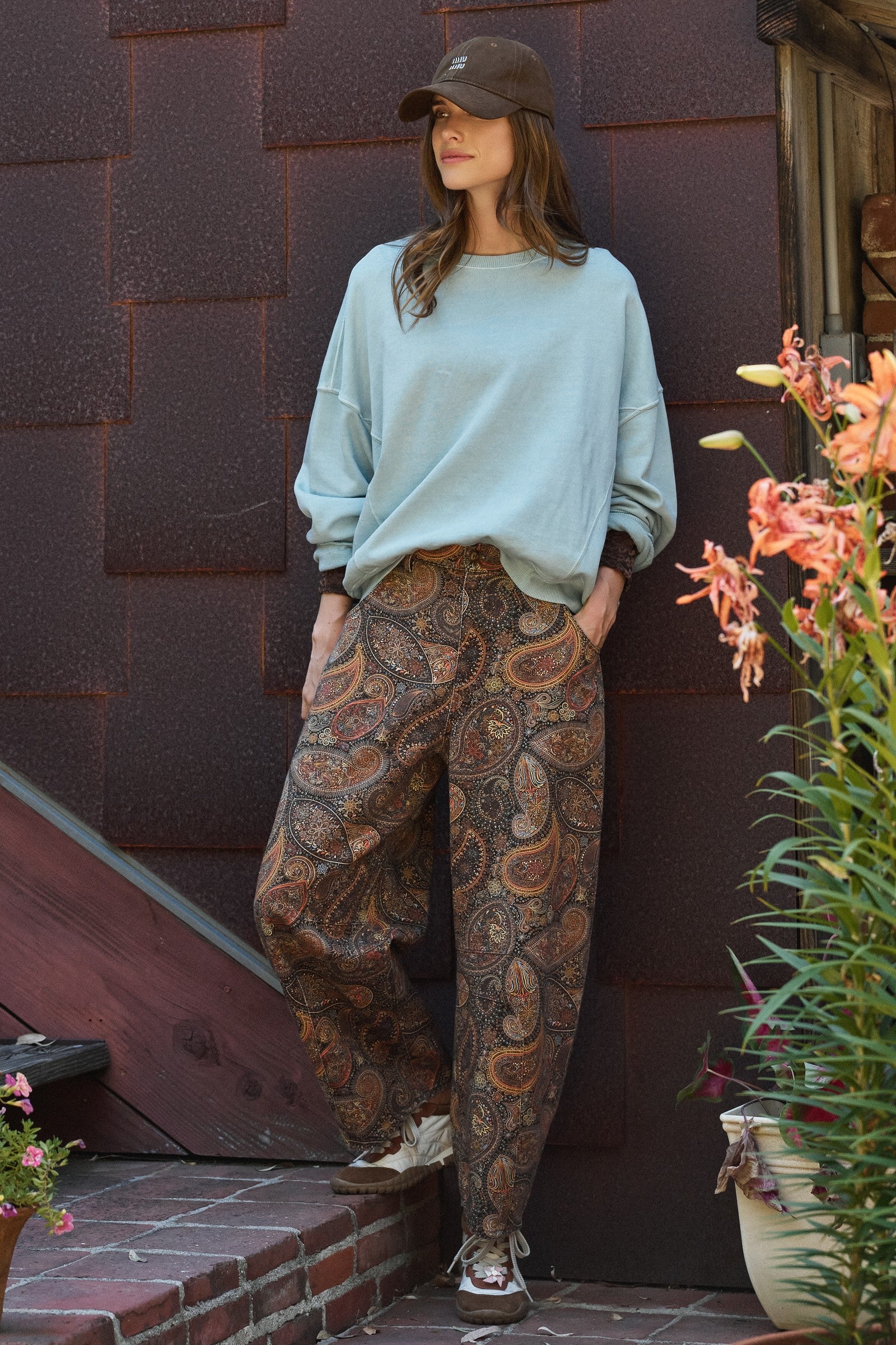 Paisley Print Barrel Leg Pants in Brown in Brown - Women's Casual Pants | Urban Daizy