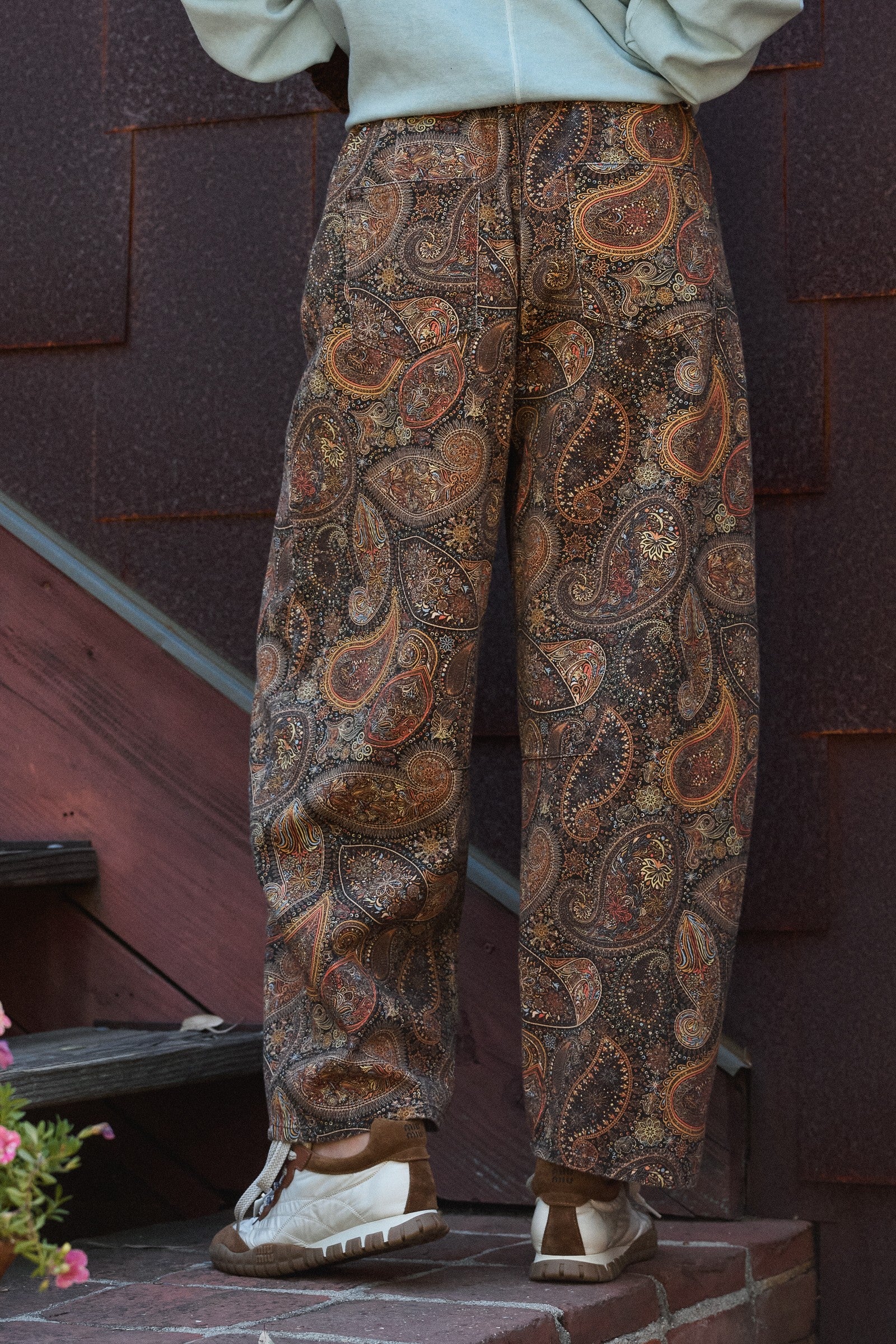 Paisley Print Barrel Leg Pants in Brown in Brown - Women's Casual Pants | Urban Daizy