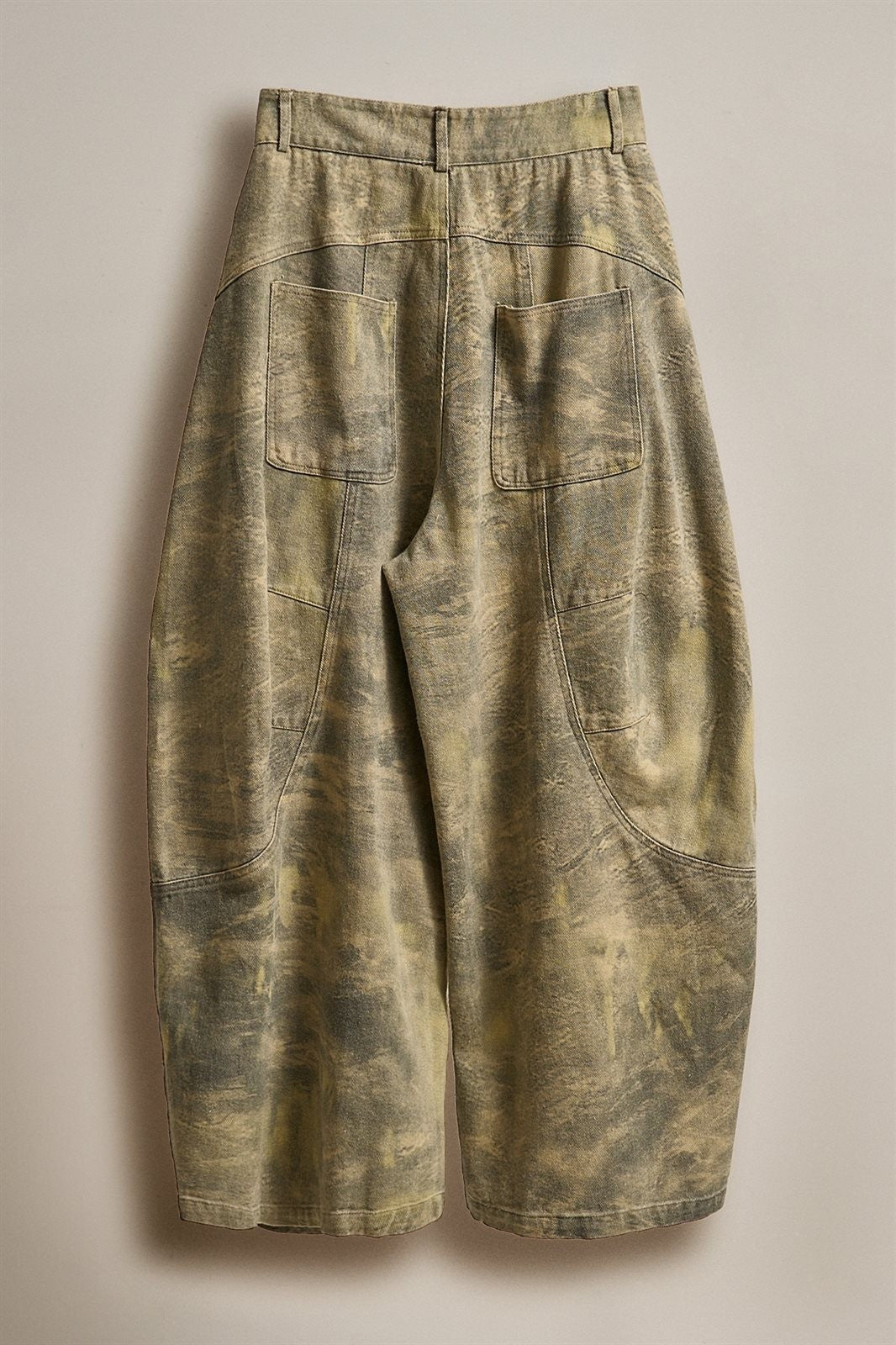 Camo Print Barrel Leg Carpenter Jeans in Olive Multi - Women's Pants | Urban Daizy