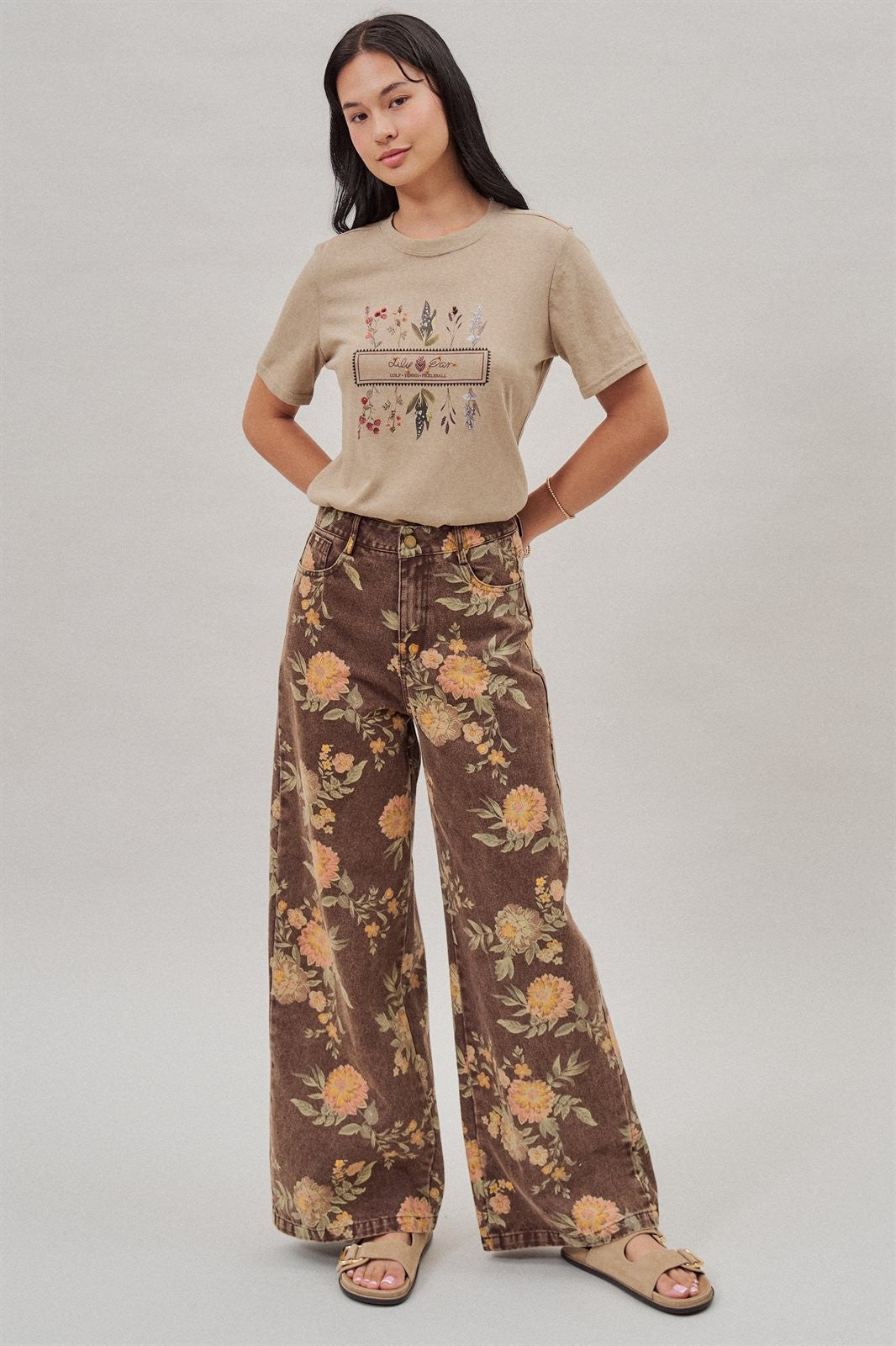 Brown Floral Print Wide-Leg Jeans in Brown - Women's Pants | Urban Daizy