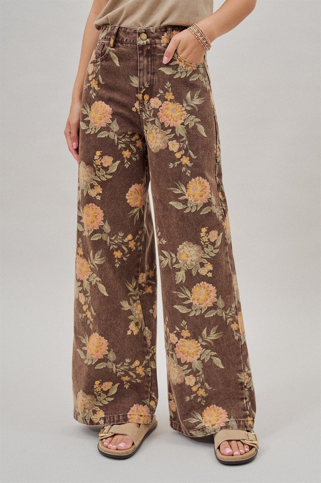 Brown Floral Print Wide-Leg Jeans in Brown - Women's Pants | Urban Daizy