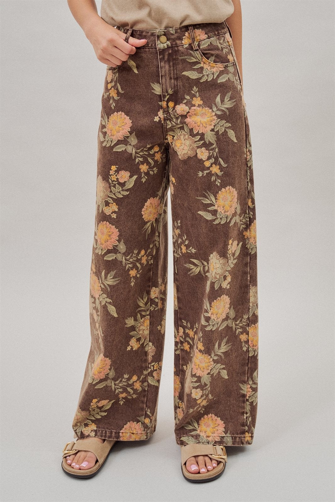 Brown Floral Print Wide-Leg Jeans in Brown - Women's Pants | Urban Daizy