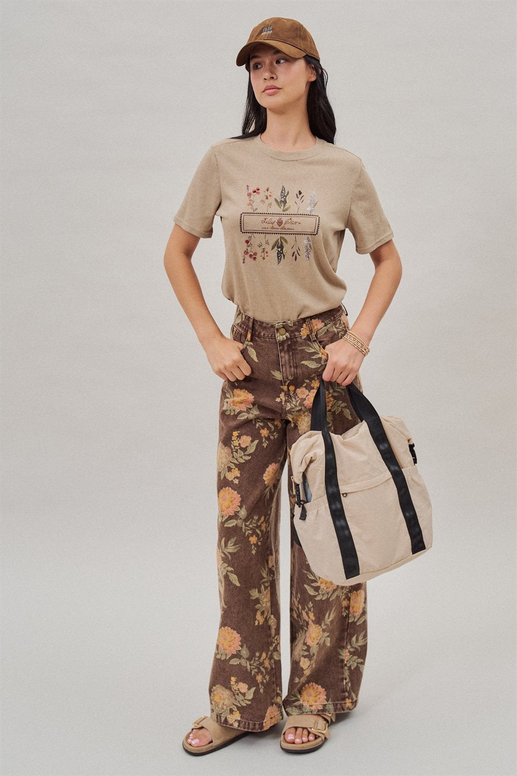 Brown Floral Print Wide-Leg Jeans in Brown - Women's Pants | Urban Daizy